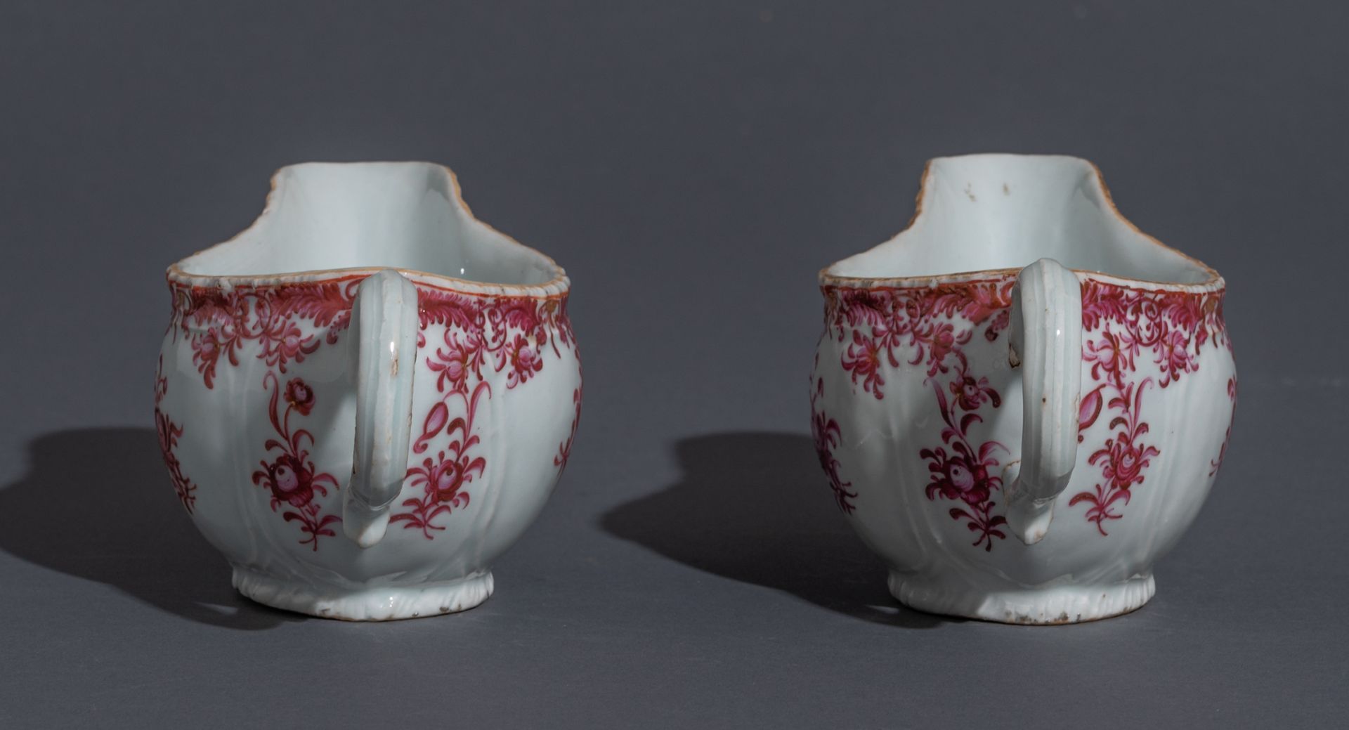 A pair of Chinese 'Purple of Cassius' export porcelain saucers - Image 3 of 7