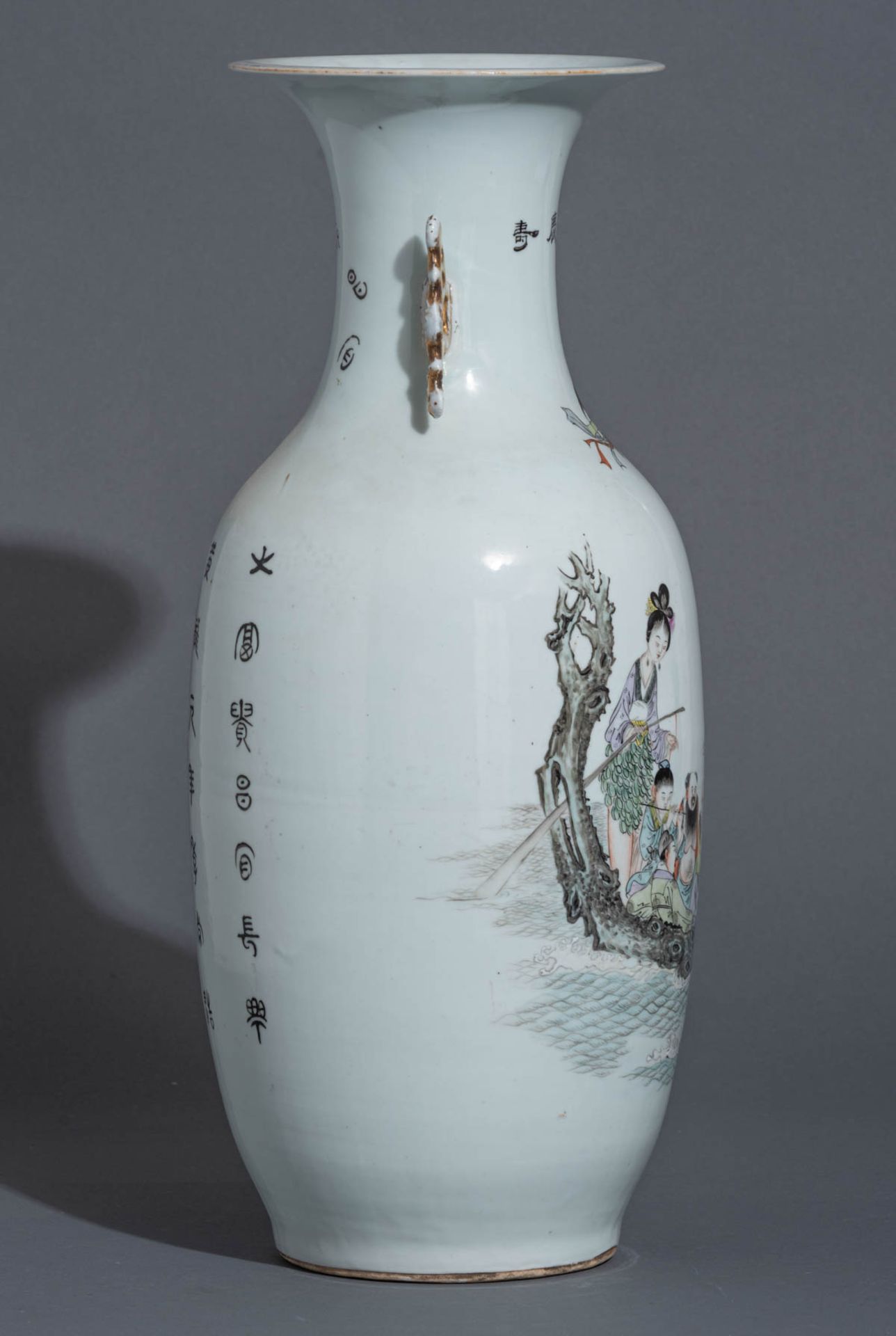 A Chinese polychrome vase - Bild 5 aus 7