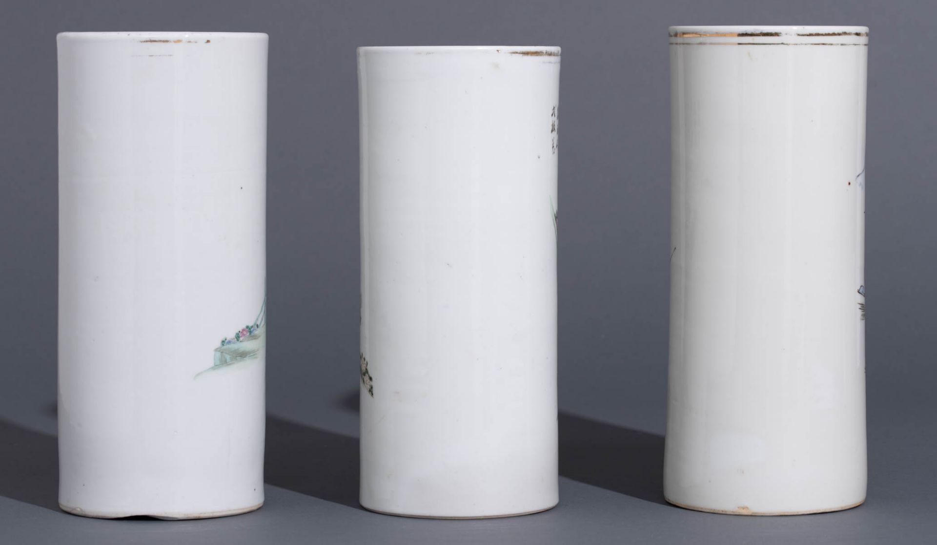 Six Chinese polychrome decorated cylindrical vases - Bild 4 aus 14