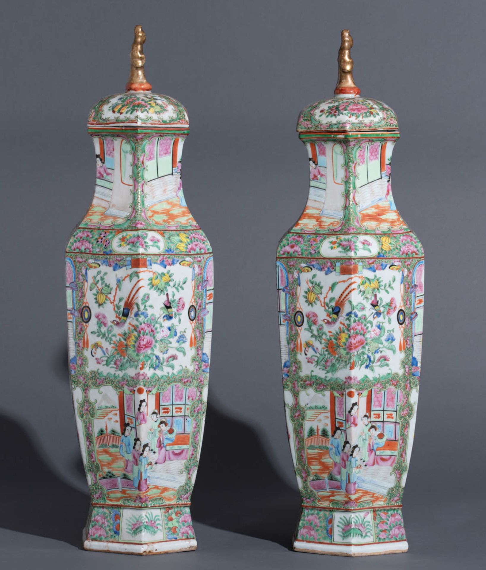 A pair of Chinese Canton famille rose lantern-shaped vases - Image 5 of 7