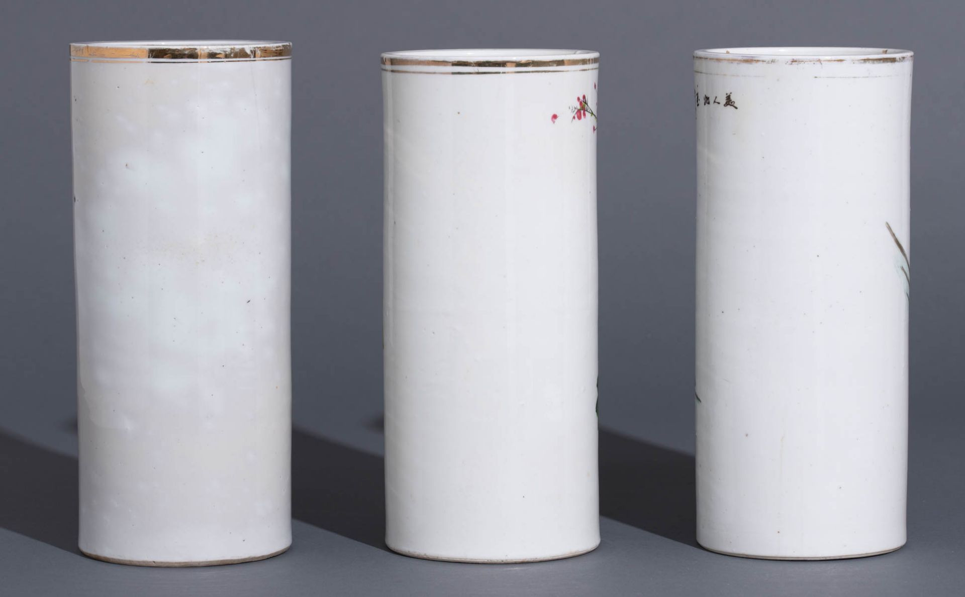 Six Chinese polychrome decorated cylindrical vases - Bild 10 aus 14