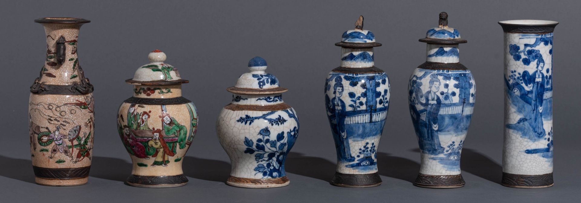 Three Chinese Nanking stoneware vases - Bild 5 aus 20