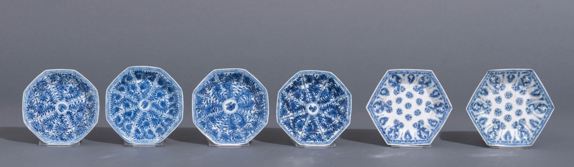 A lot of various Chinese blue and white cups and saucers - Image 10 of 11