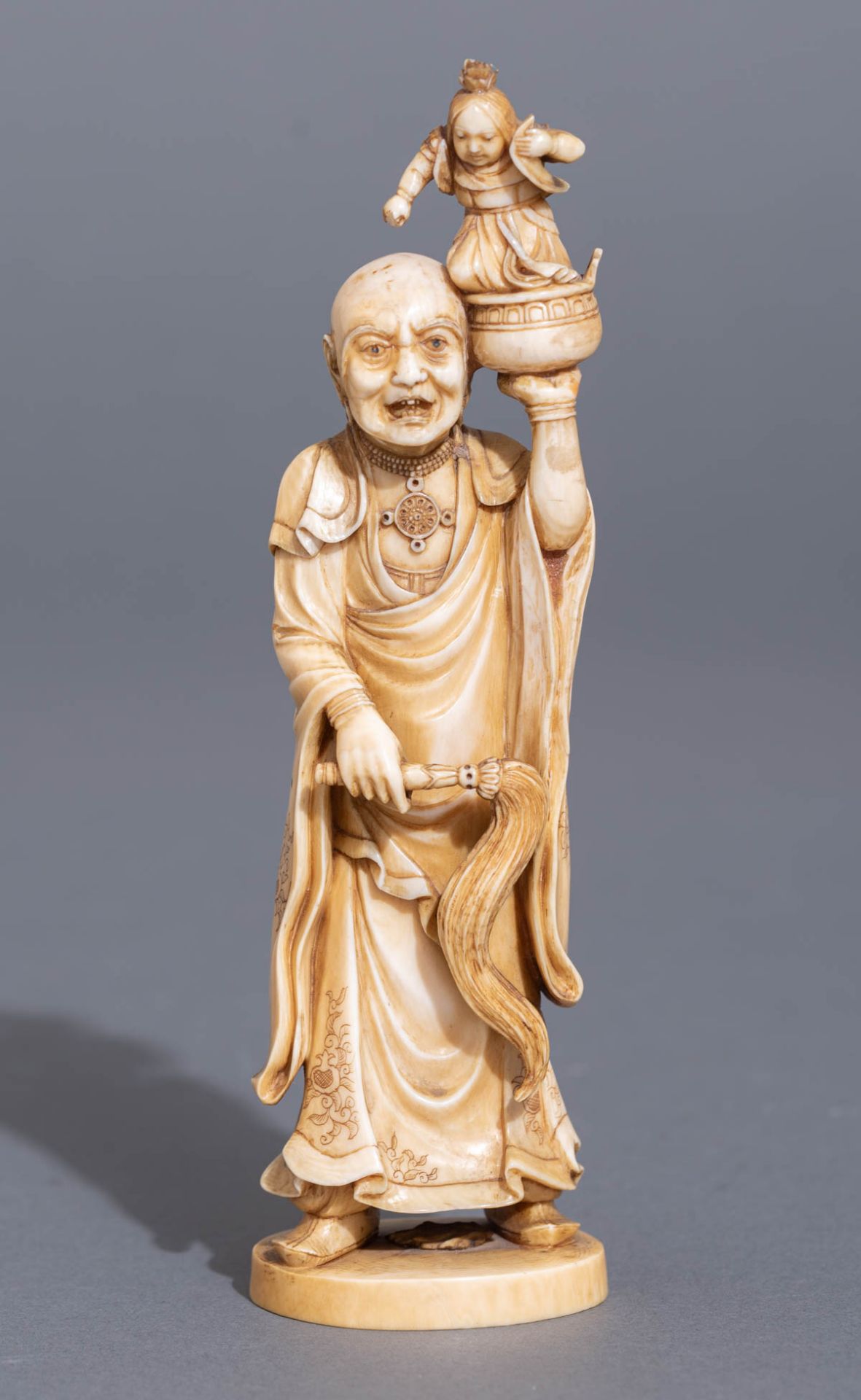 Two Japanese ivory 'Arhat' figures - Image 2 of 13