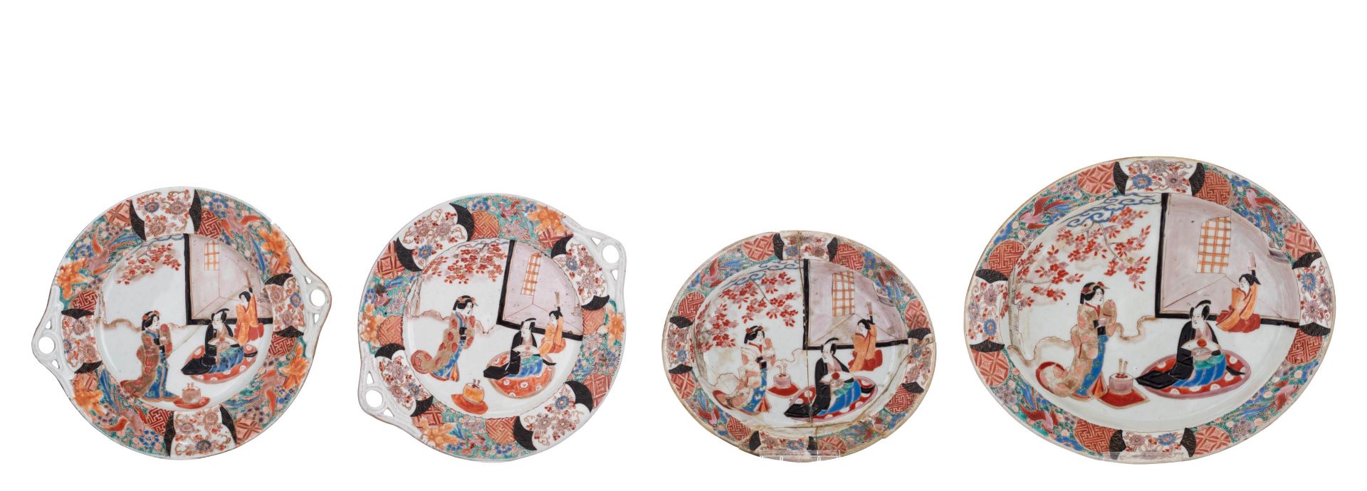 A Japanese Arita Imari assembled dinner service - Image 3 of 194