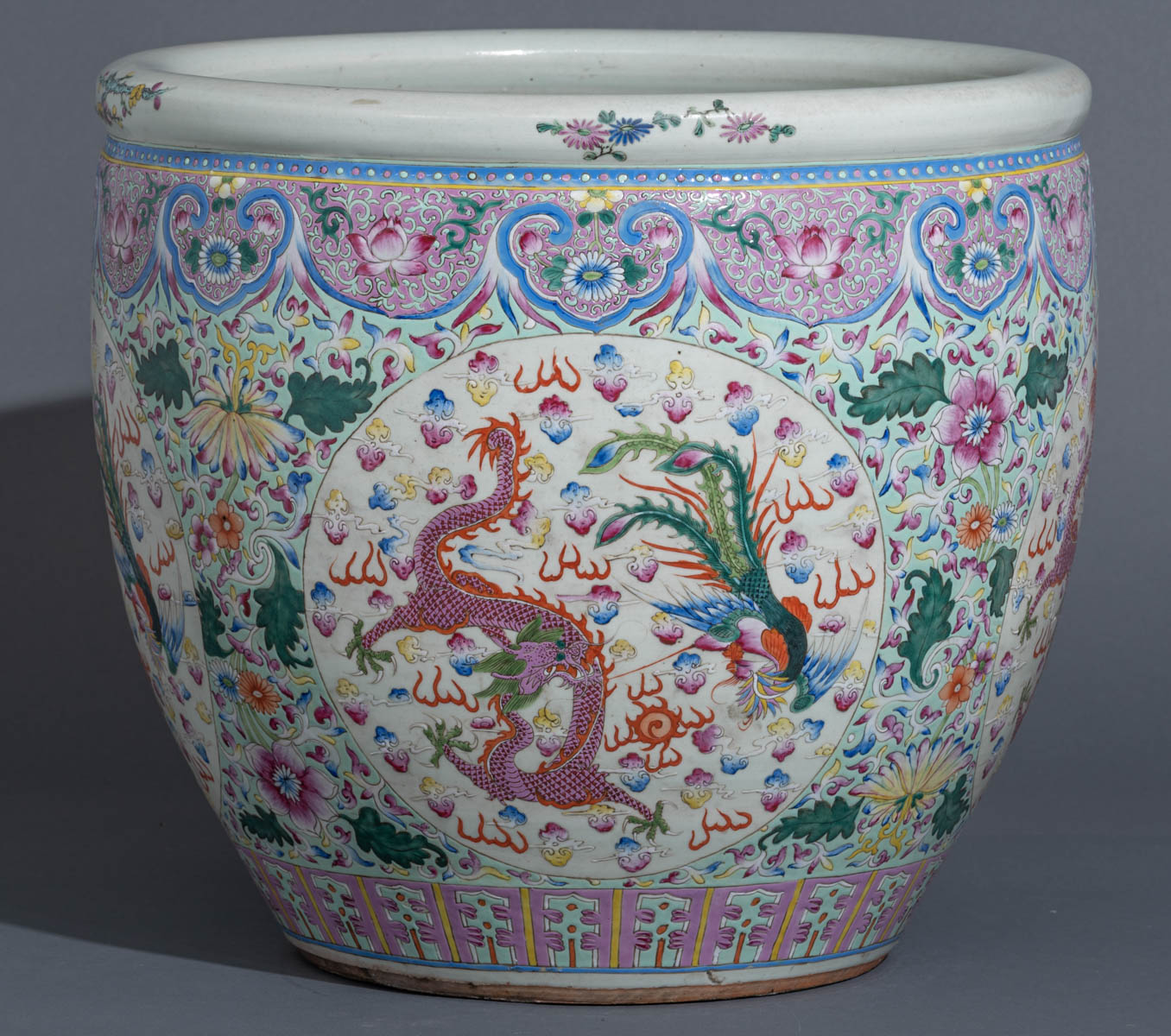 A large Chinese famille rose floral decorated jardinière - Image 5 of 7