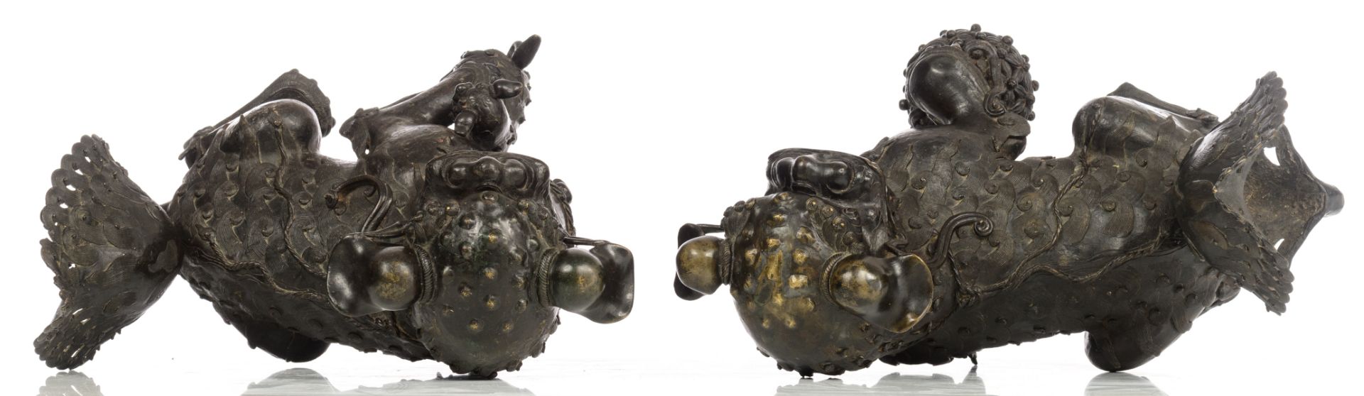 A pair of Japanese bronze playful Shishi dogs - Image 8 of 8
