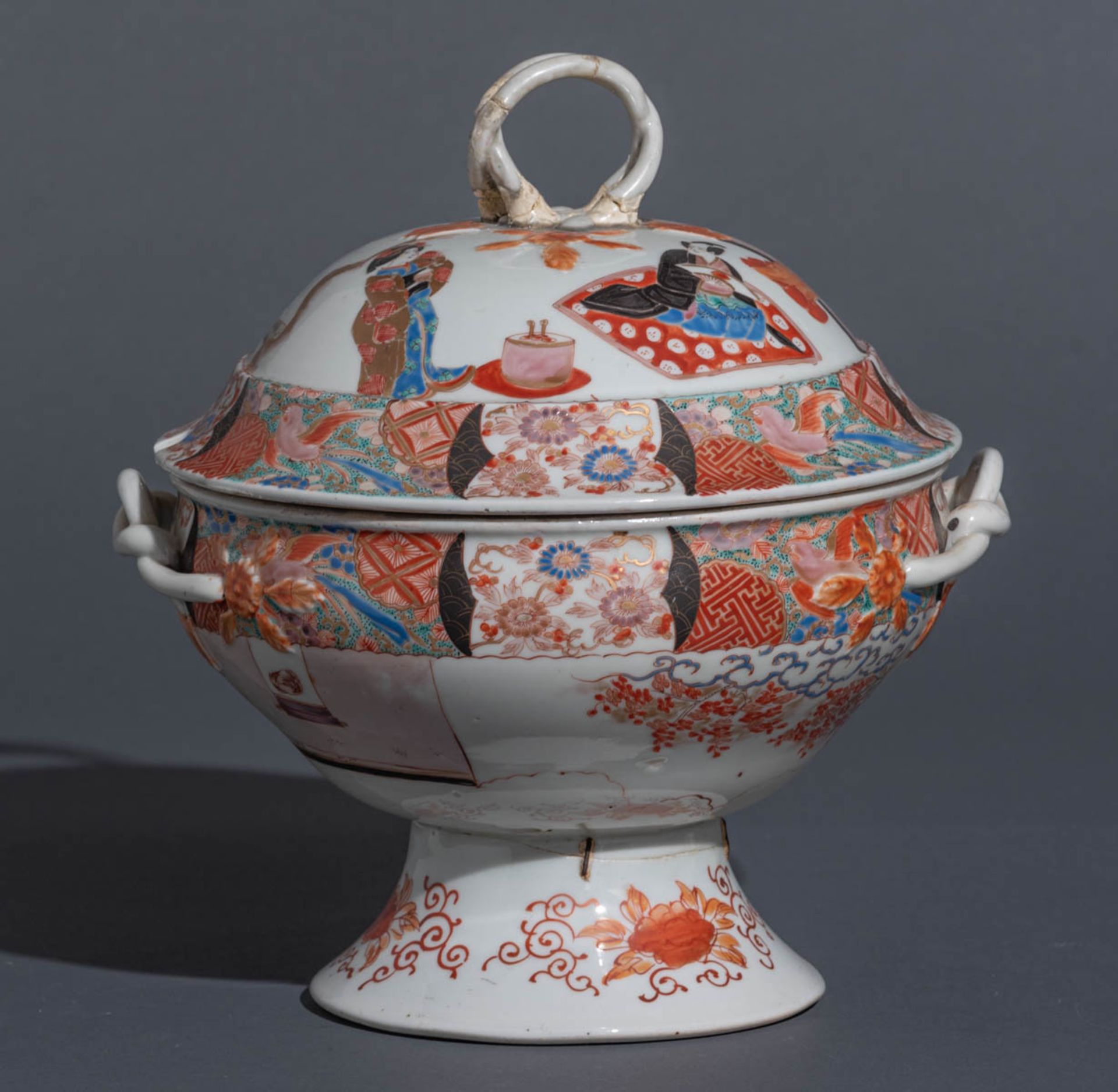 A Japanese Arita Imari assembled dinner service - Image 7 of 194