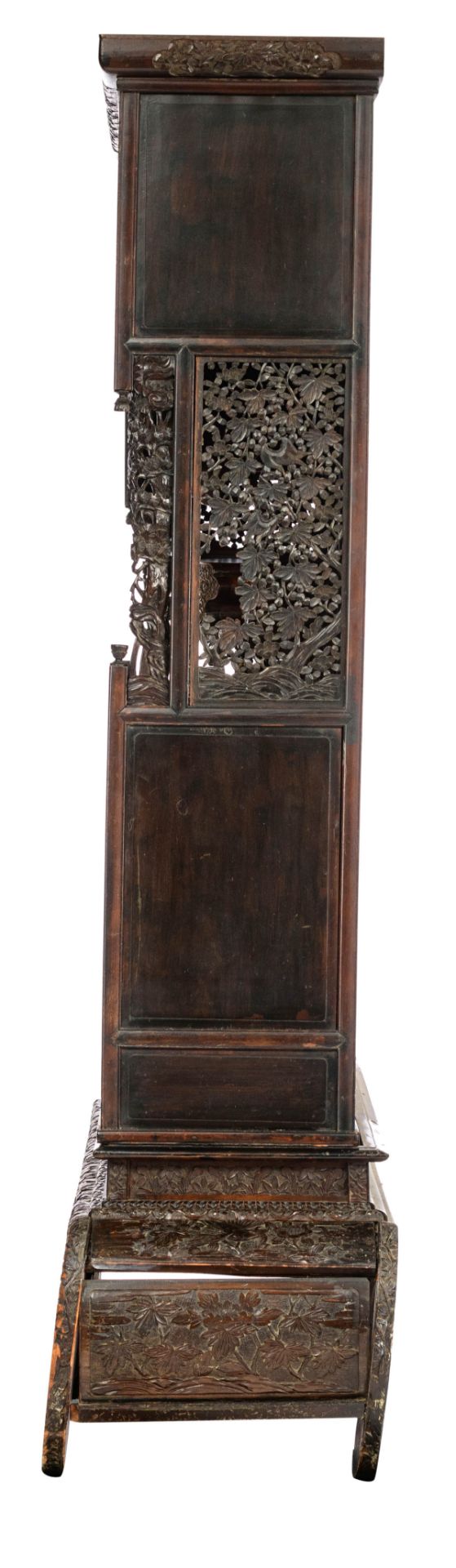 An imposing and richly carved exotic hardwood Japanese Shibayama Meiji period cabinet - Image 2 of 4