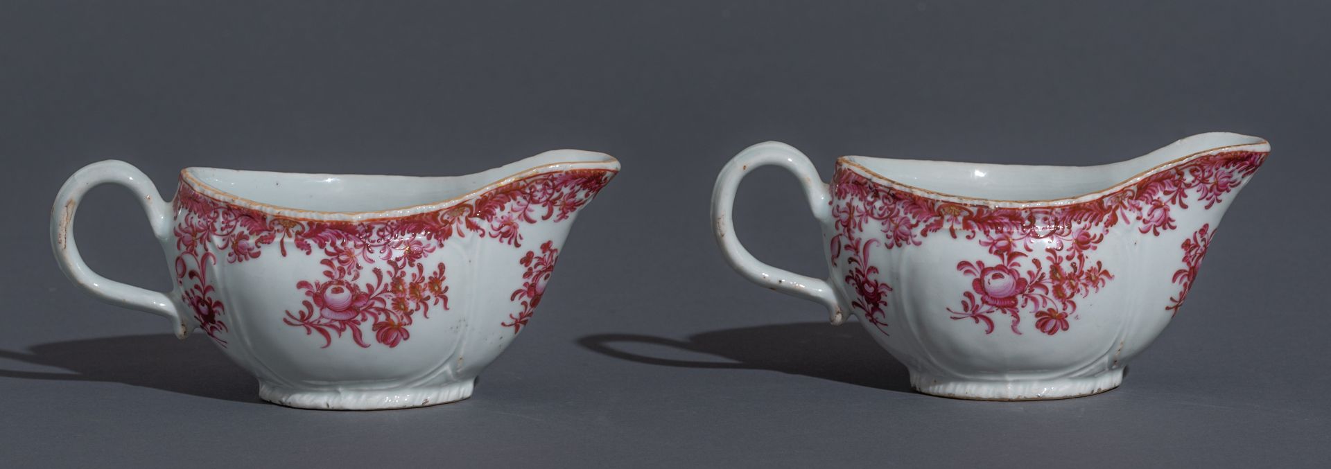 A pair of Chinese 'Purple of Cassius' export porcelain saucers - Image 4 of 7