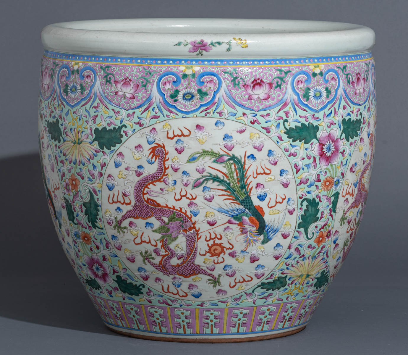 A large Chinese famille rose floral decorated jardinière - Image 3 of 7