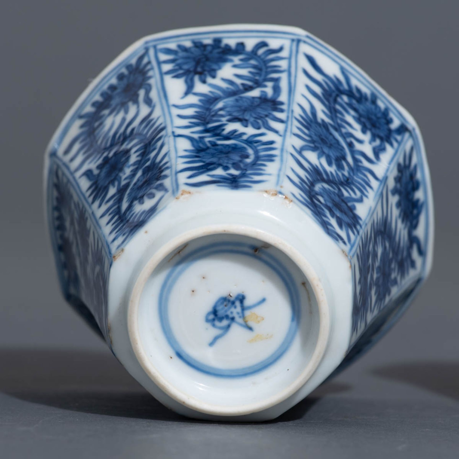 A lot of various Chinese blue and white cups and saucers - Image 8 of 11