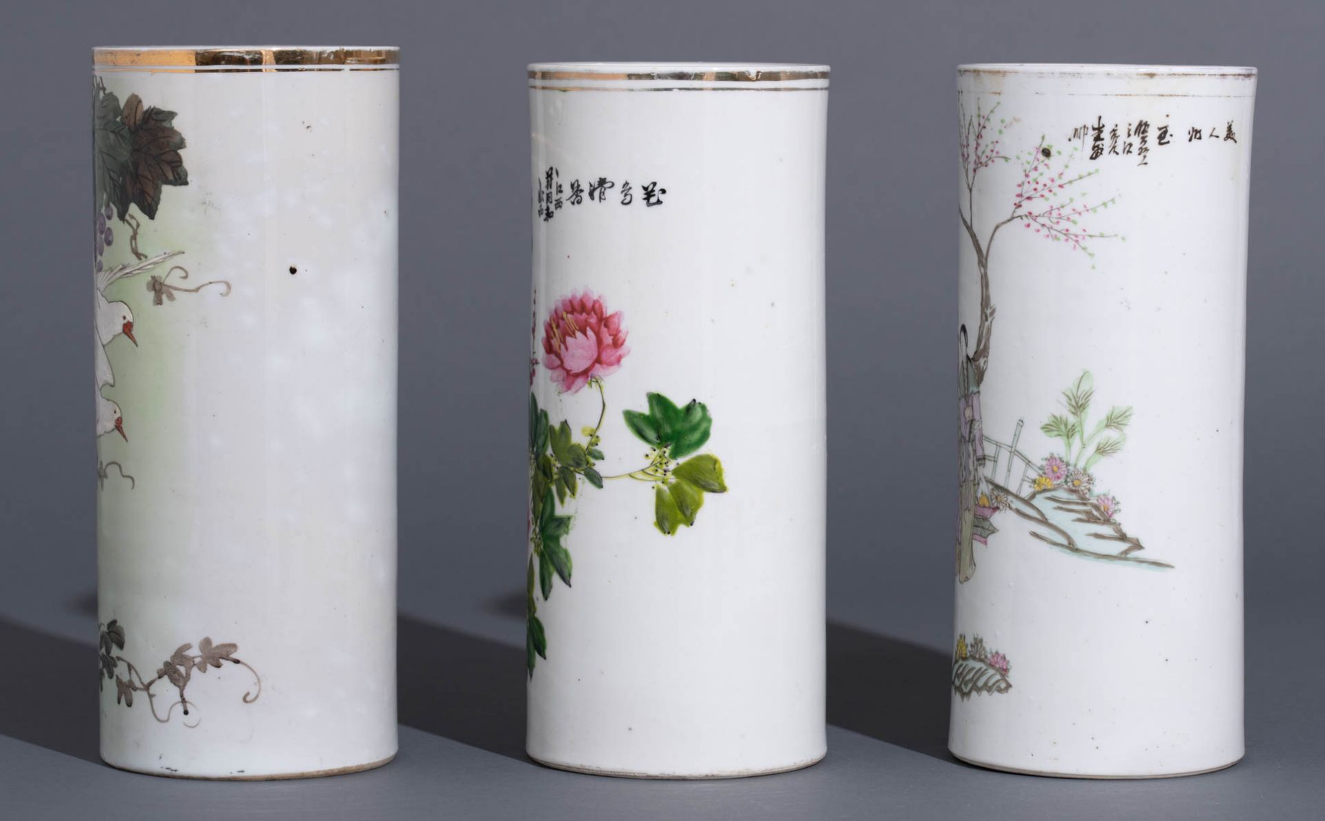 Six Chinese polychrome decorated cylindrical vases - Bild 9 aus 14