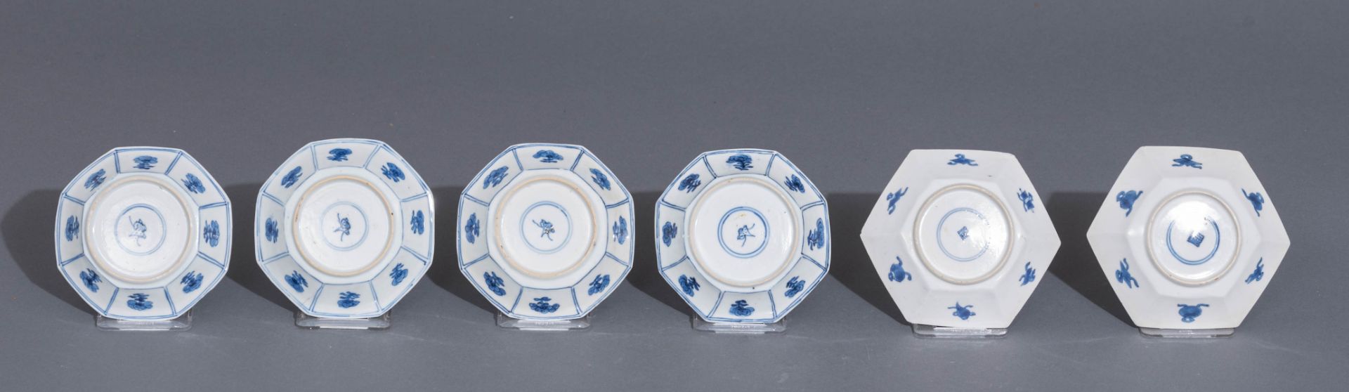 A lot of various Chinese blue and white cups and saucers - Image 11 of 11