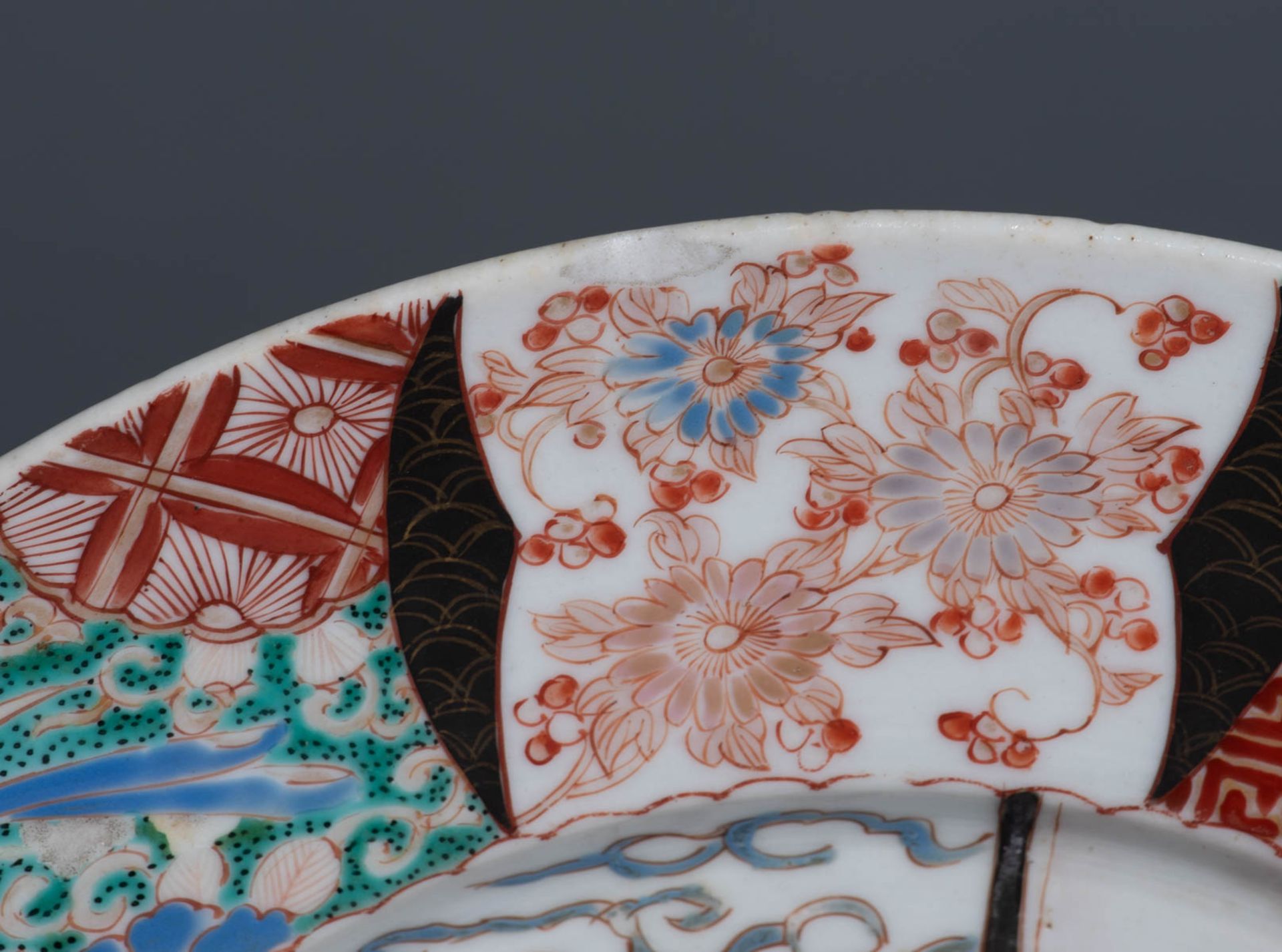 A Japanese Arita Imari assembled dinner service - Image 48 of 194