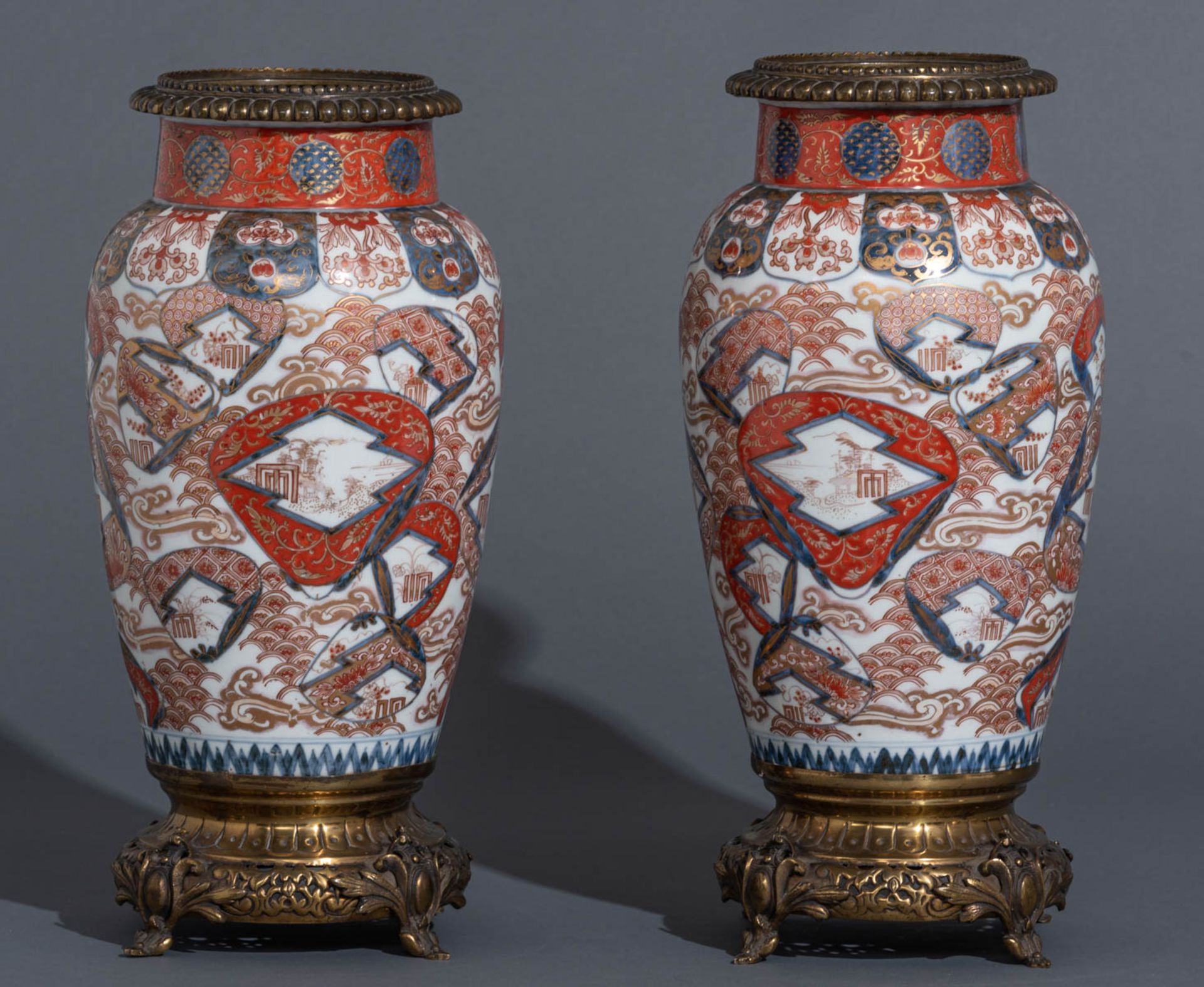 Two Japanese floral decorated Imari vases - Image 11 of 13