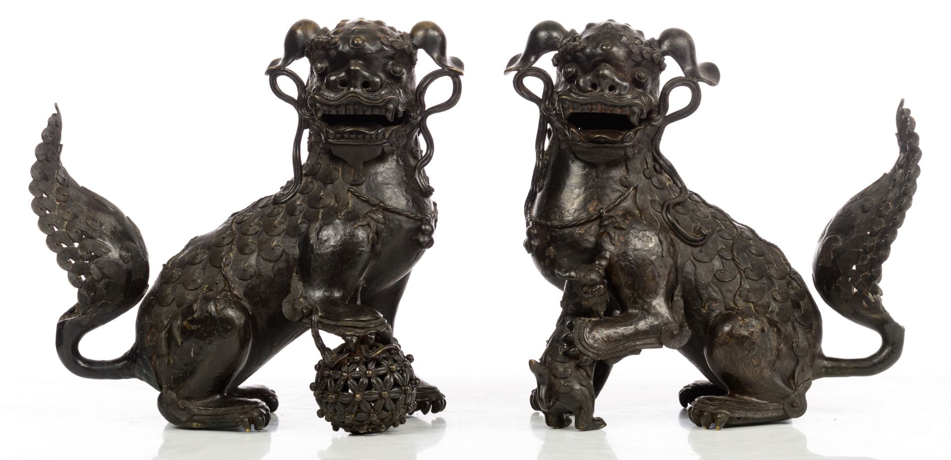 A pair of Japanese bronze playful Shishi dogs - Image 2 of 8