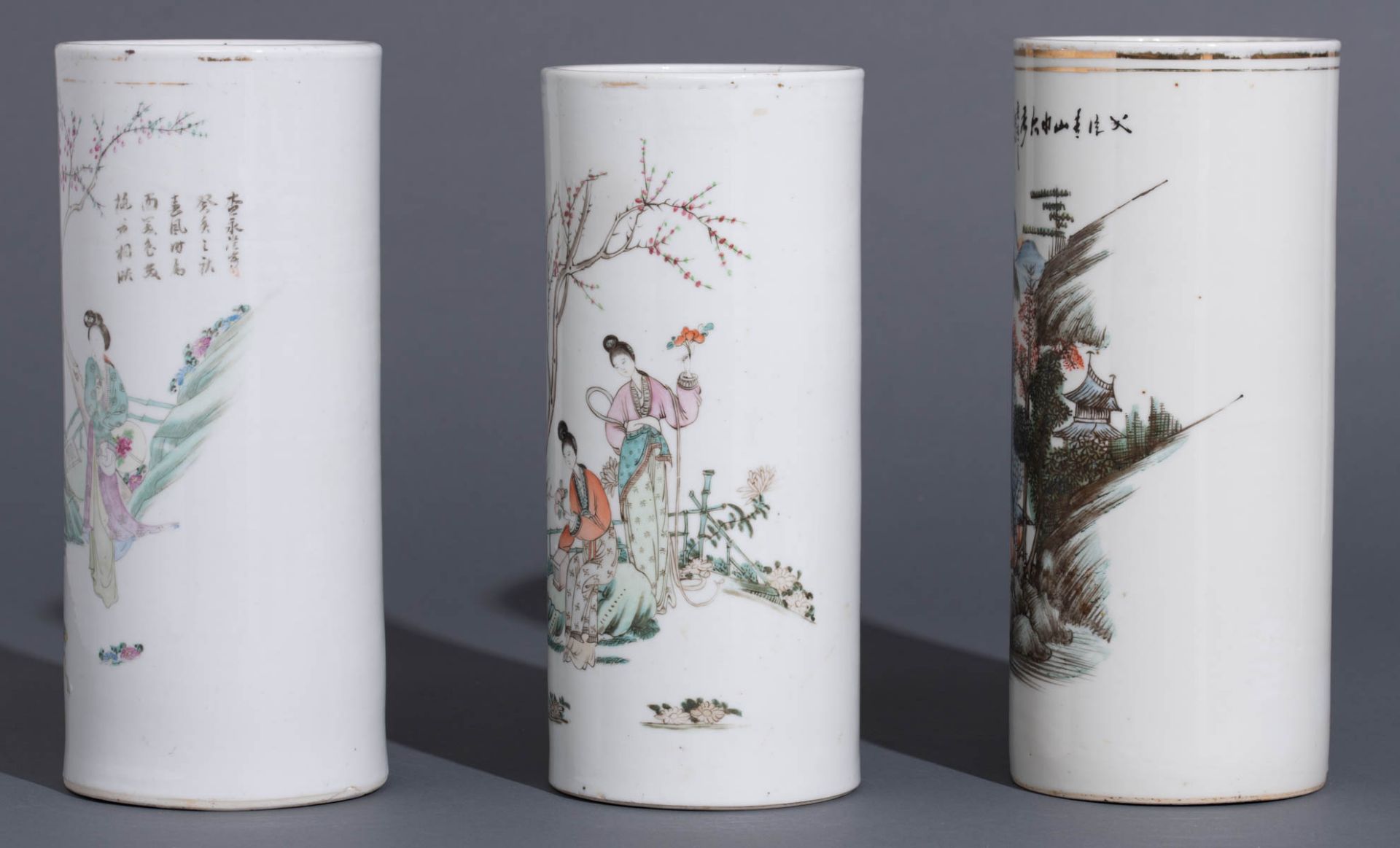 Six Chinese polychrome decorated cylindrical vases - Bild 3 aus 14