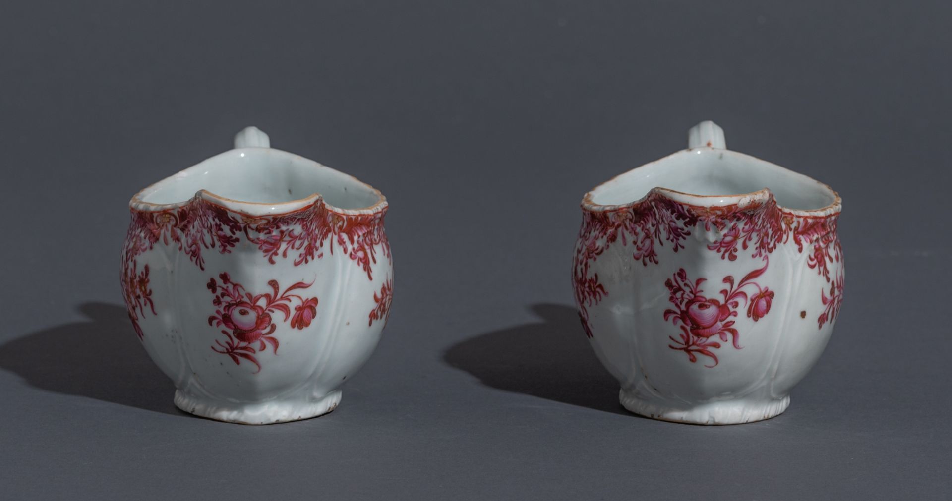 A pair of Chinese 'Purple of Cassius' export porcelain saucers - Image 5 of 7