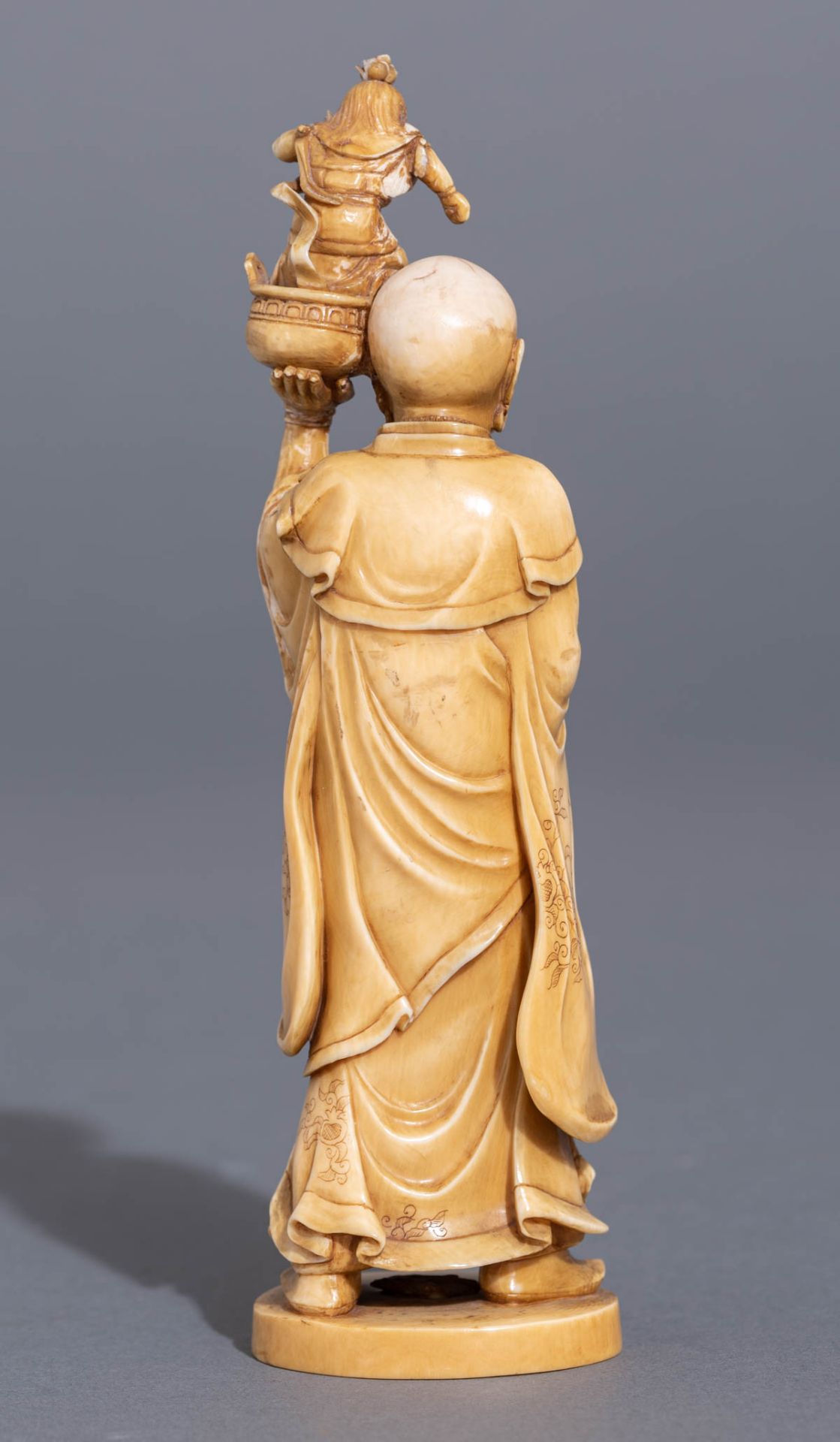 Two Japanese ivory 'Arhat' figures - Image 4 of 13