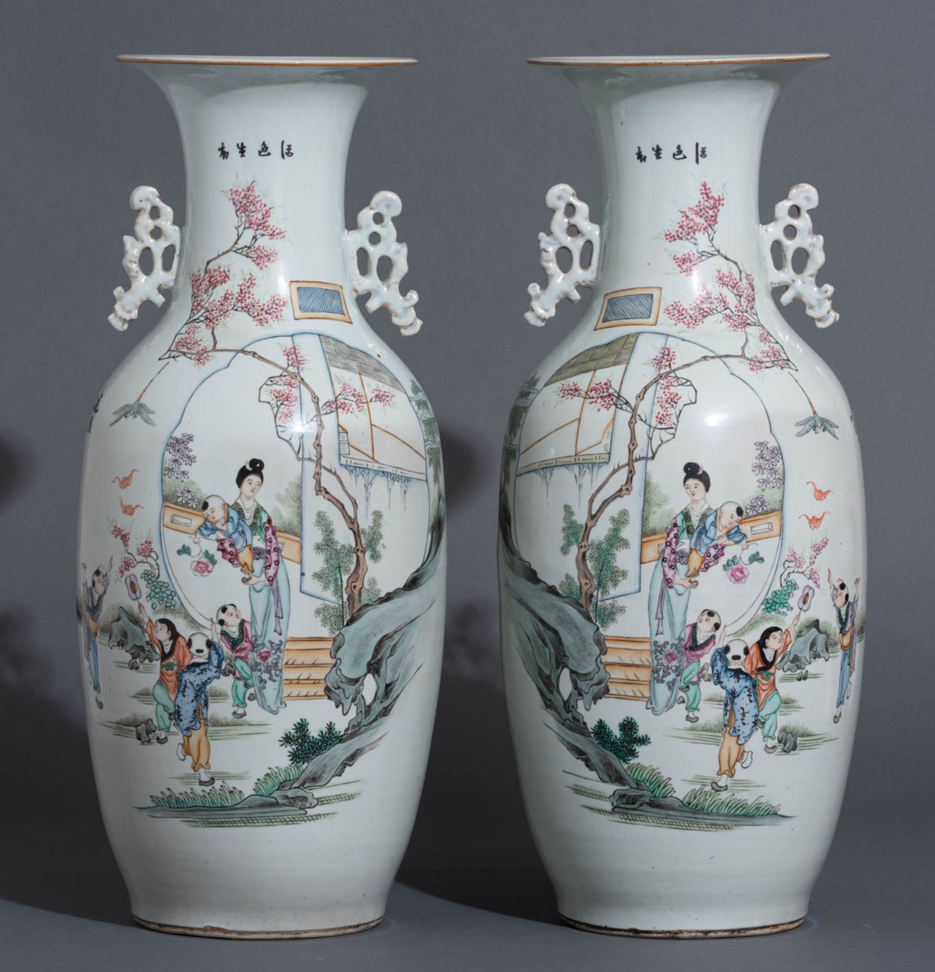 A pair of Chinese Qianjiang cai vases with double decoration - Bild 2 aus 7