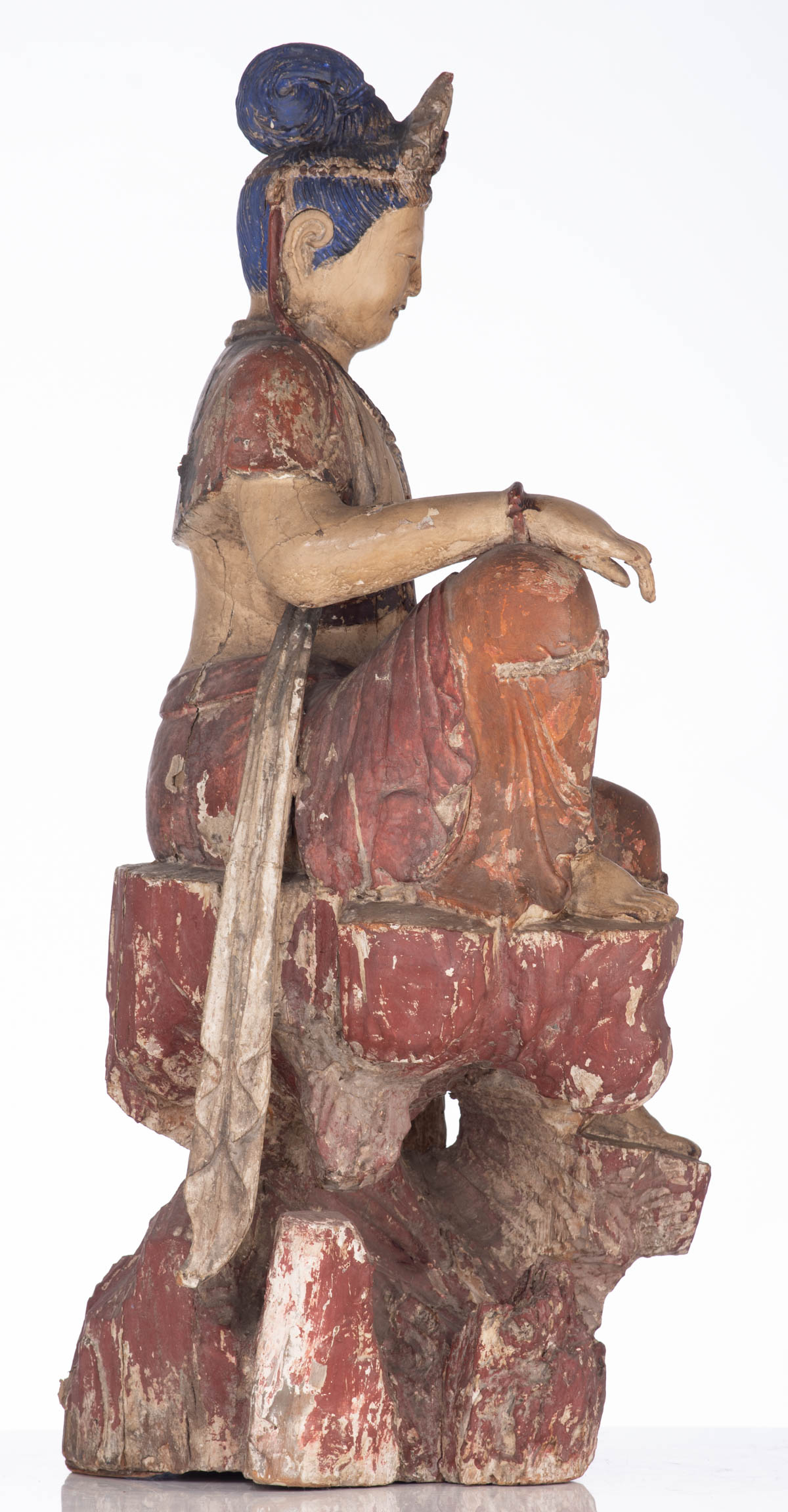 A polychrome paint wooden Guanyin in a 'royal-ease' posture - Image 4 of 4