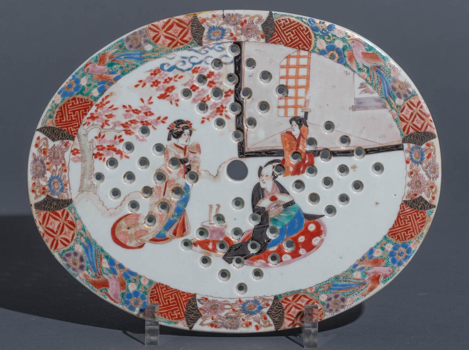 A Japanese Arita Imari assembled dinner service - Image 14 of 194