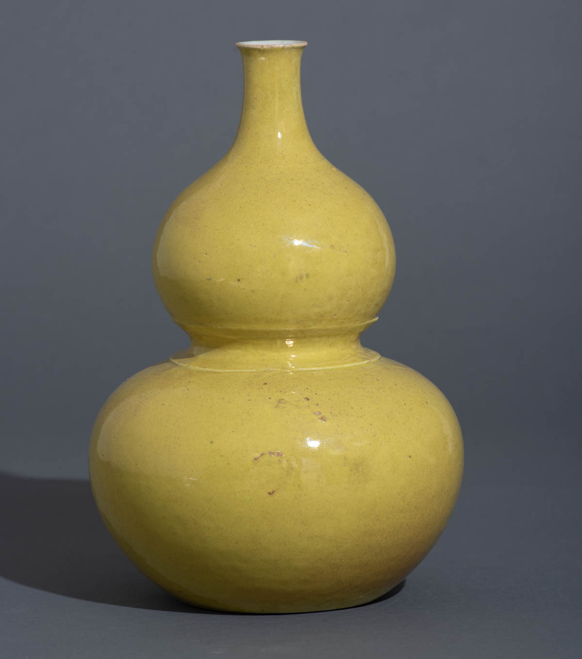 A Chinese yellow monochrome glazed double gourd vase - Image 4 of 8