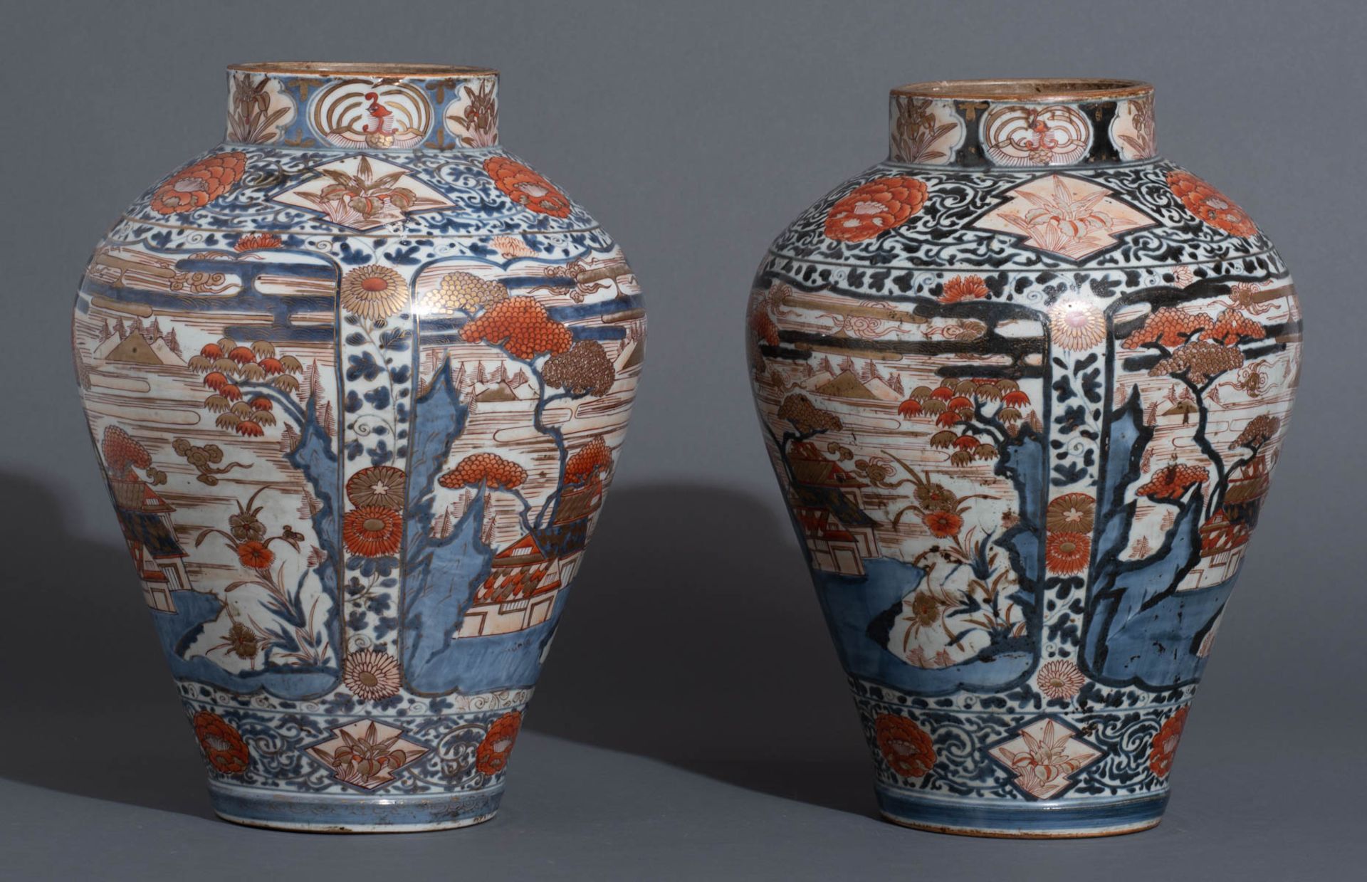 A pair of Japanese Imari covered vases - Image 5 of 8