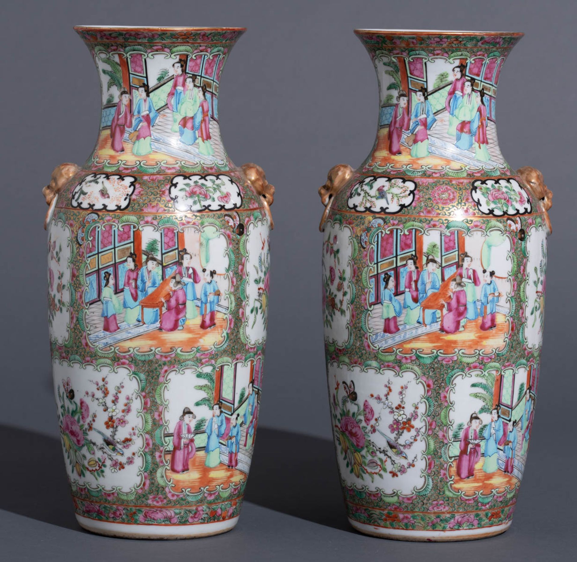 Two Chinese Canton famille rose decorated vases - Bild 4 aus 9