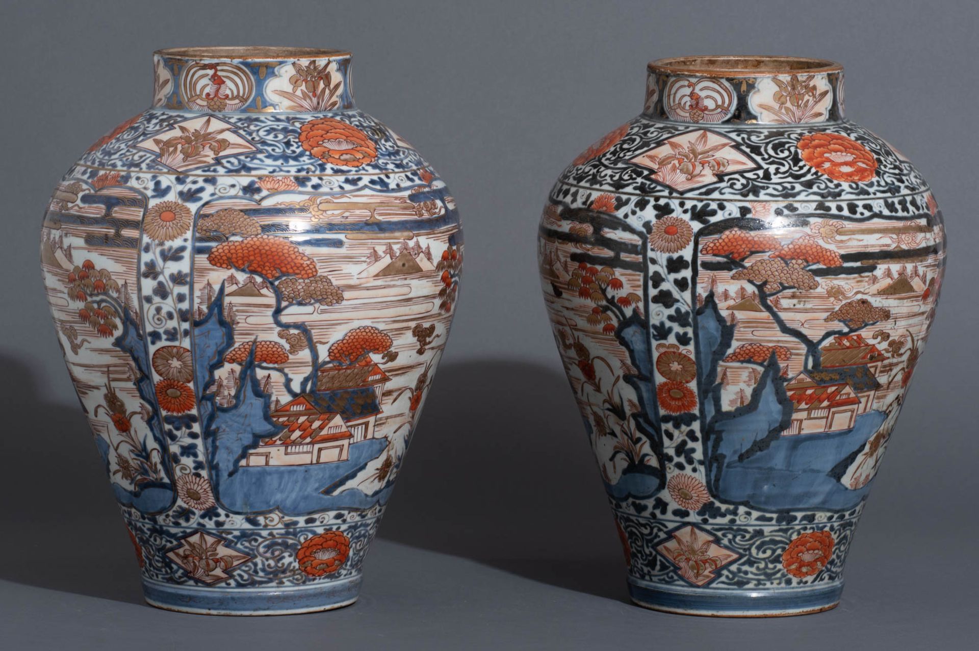 A pair of Japanese Imari covered vases - Image 4 of 8