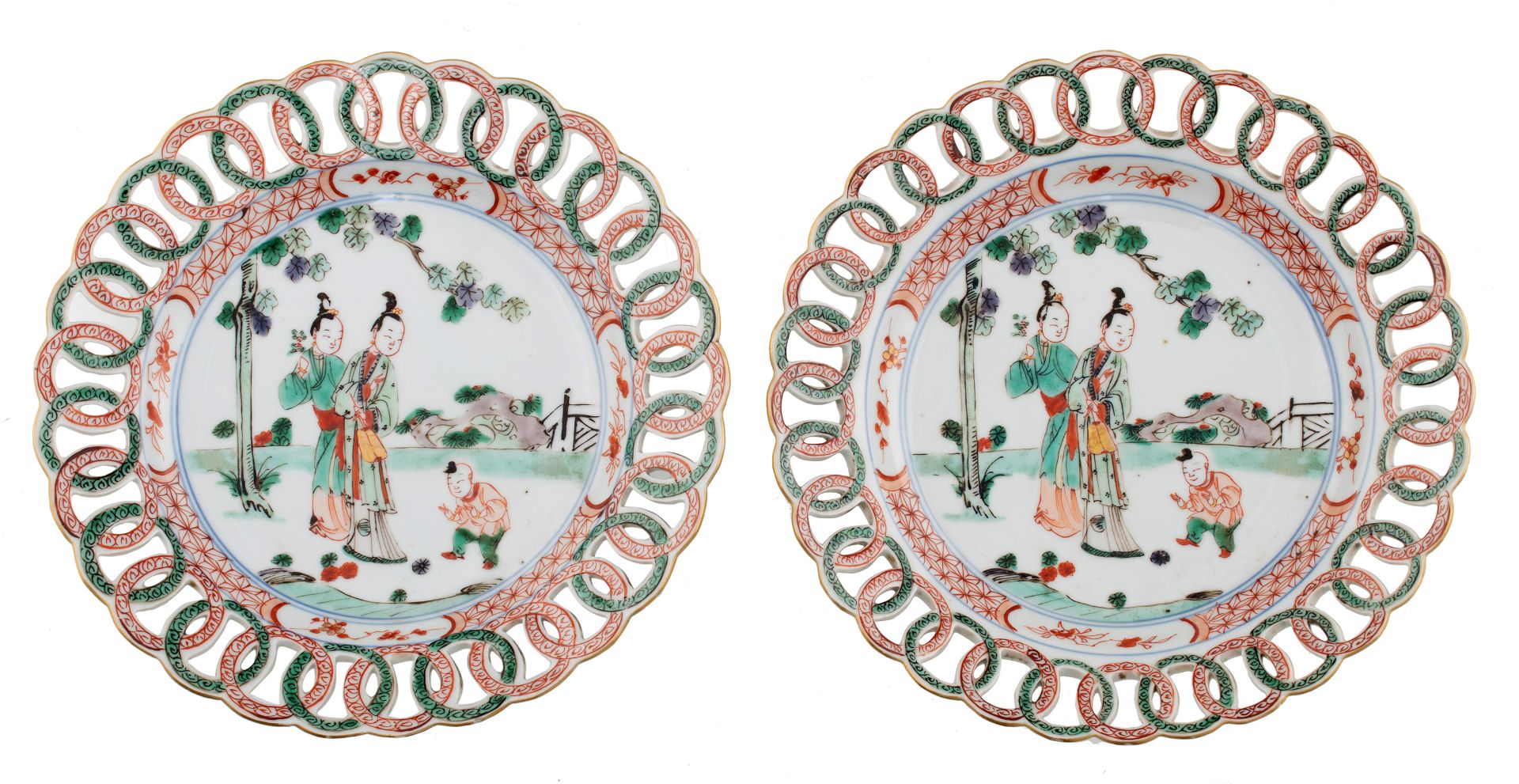 A pair of Chinese Kangxi period famille verte 'Ring' dishes