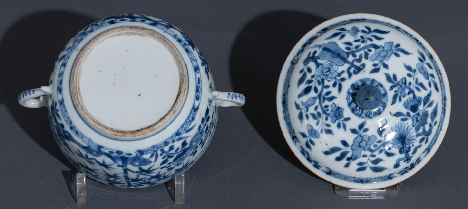 A Chinese blue and white and gilt floral decorated plate and a ditto bowl and cover; added eight dit - Bild 7 aus 29