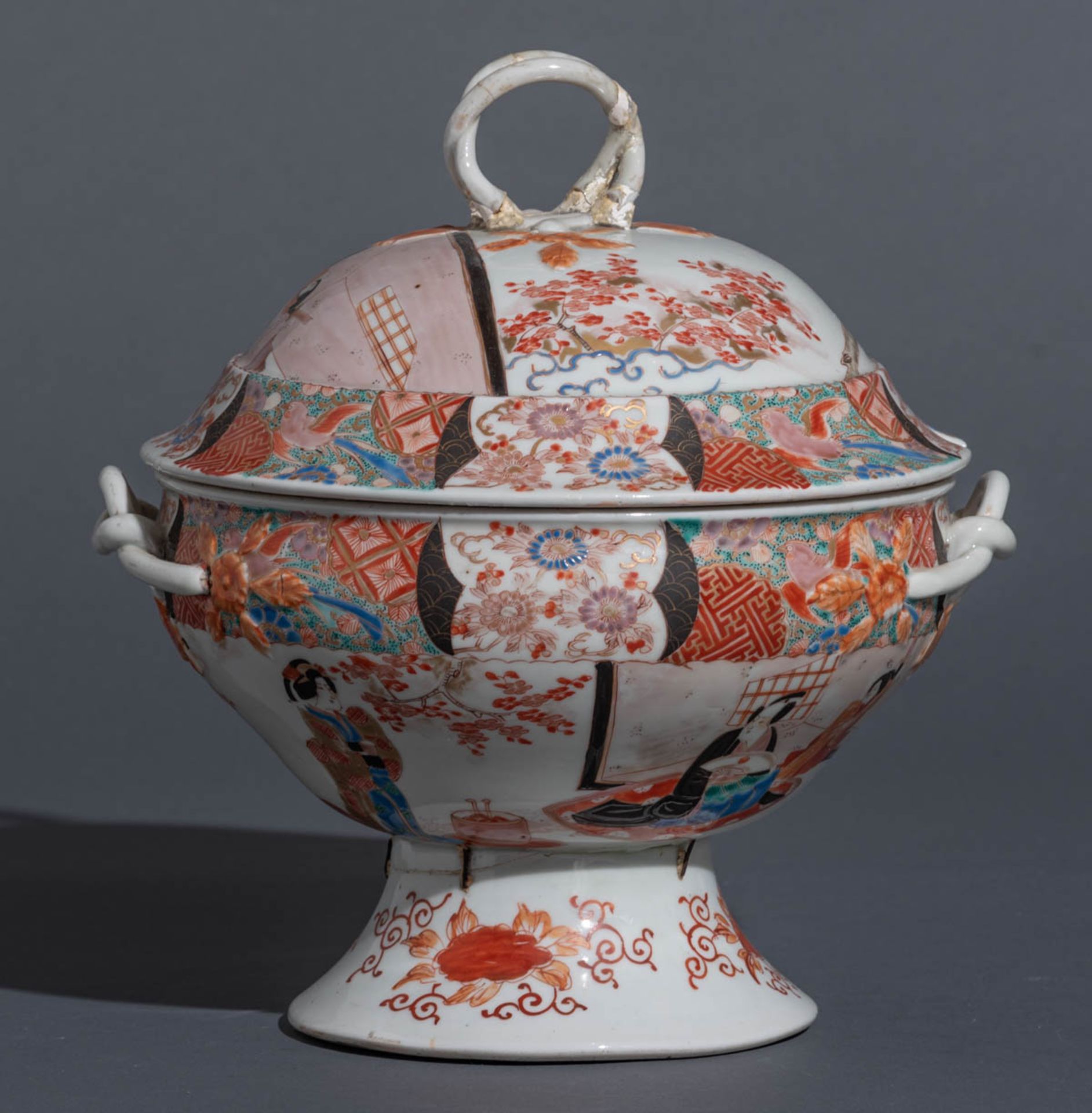 A Japanese Arita Imari assembled dinner service - Image 9 of 194