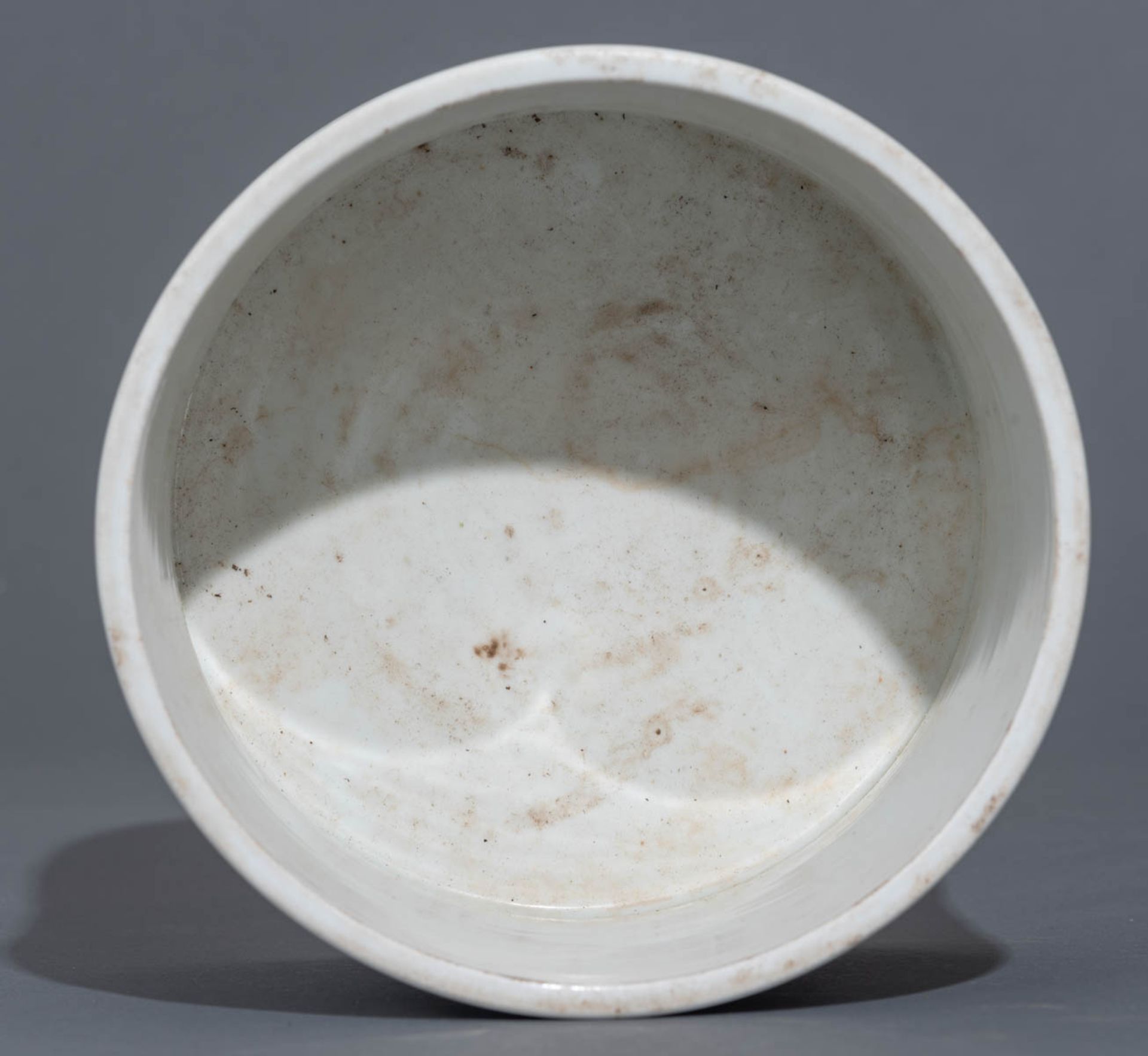 A Chinese blue and white brushpot with the text of 'Sheng Zhu De Xian Chen Song' - Bild 7 aus 10