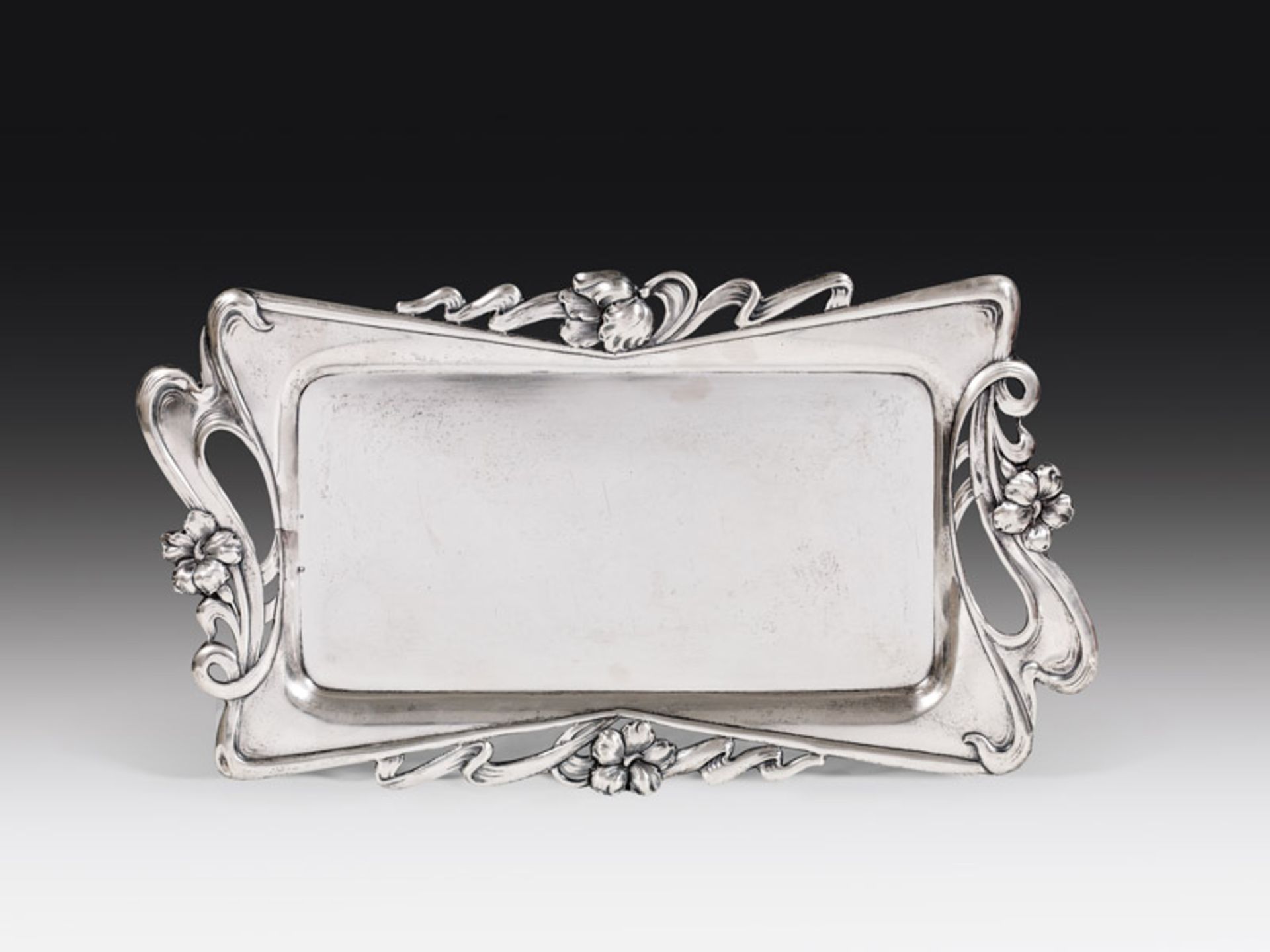 >Tray, Lippa & CO., Vienna, c. 1905silver, chased; rectangular form with floral decor; m