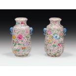 Paar Mille Fleurs Vasen, China, Anfang 20. Jh.