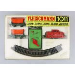 Fleischmann Starterset H0 1011, bestehend aus: 1 x Rangier-Diesel-Lok 1306 rot, 1 x Trafo Typ 710