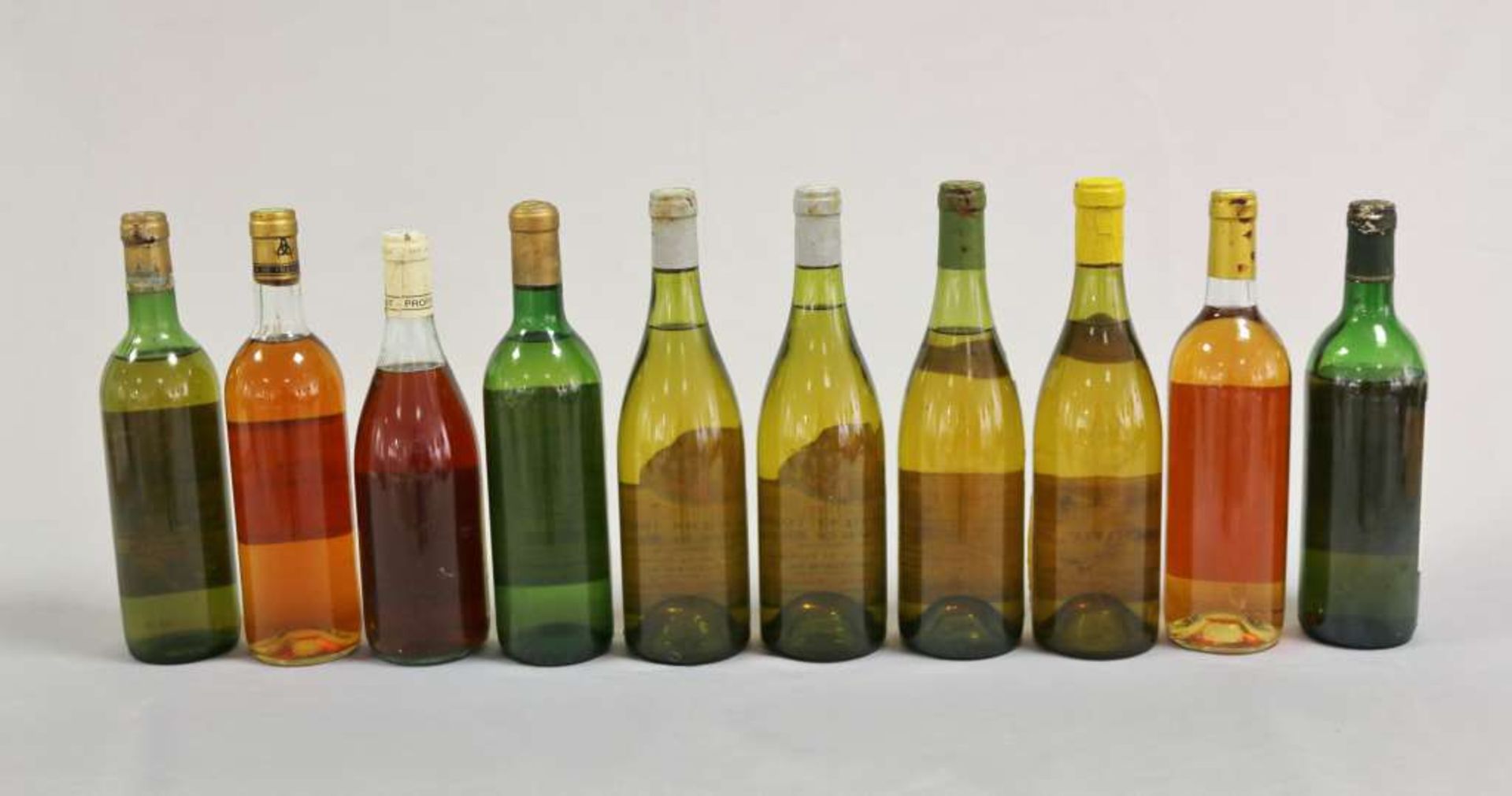 Weißwein u. Rosé, 10 Flaschen: Chateau Clos du Roy, 1971; Chateau Jean Guilon Entre deux Mers, 1989, - Bild 2 aus 2