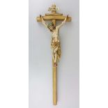 Kruzifixus, 19./ 20. Jh., Holz, gefasst, vollrund und fein ausgeführter, expressiver Dreinageltypus,