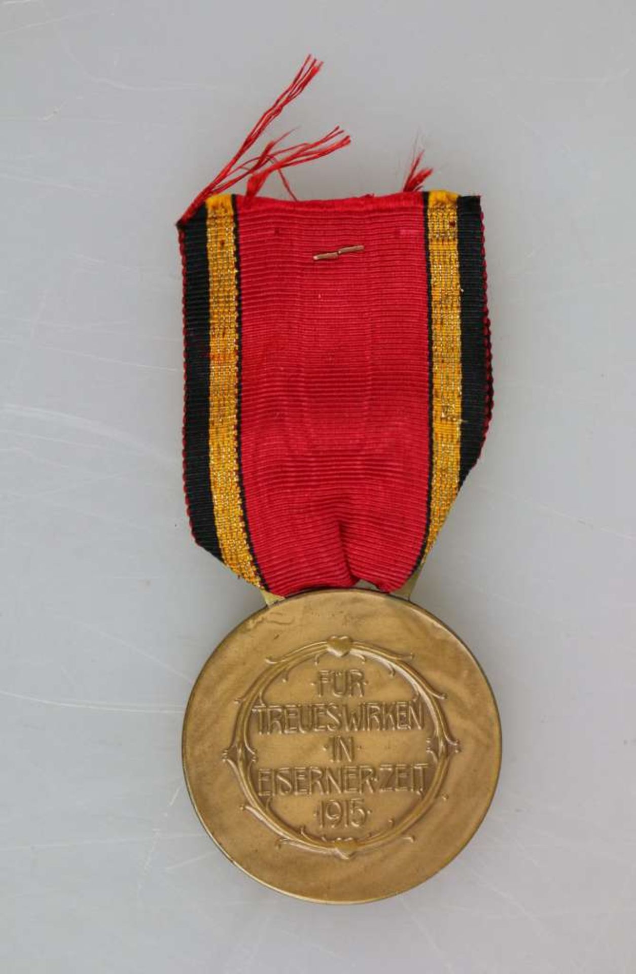 Waldeck-Pyrmont Friedrich-Bathildis-Medaille am Band, Bronze, mit Stempelschneider R. Kowarzik, - Bild 2 aus 2