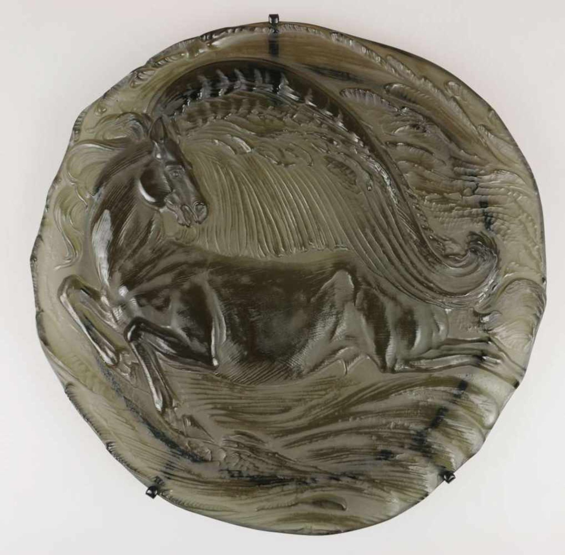Ernst Fuchs (1930 - 2015), Großes Glas-Relief 'Pegasus', Rosenthal, 1980. Rauchfarbenes Glas mit