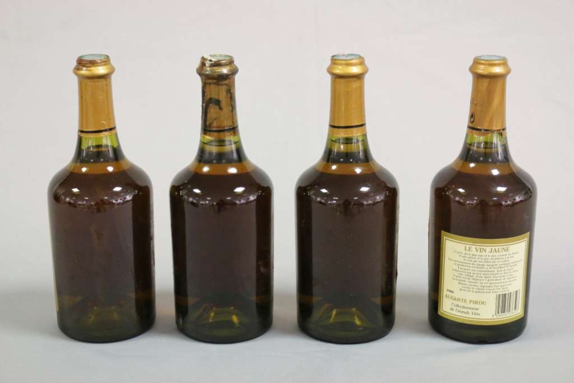 Weißwein, 4 Flaschen: 3x Arbois Vin jaune Henri Maire 1979, Jura; Flasche Vin Jaune Arbois 1986, - Image 2 of 2