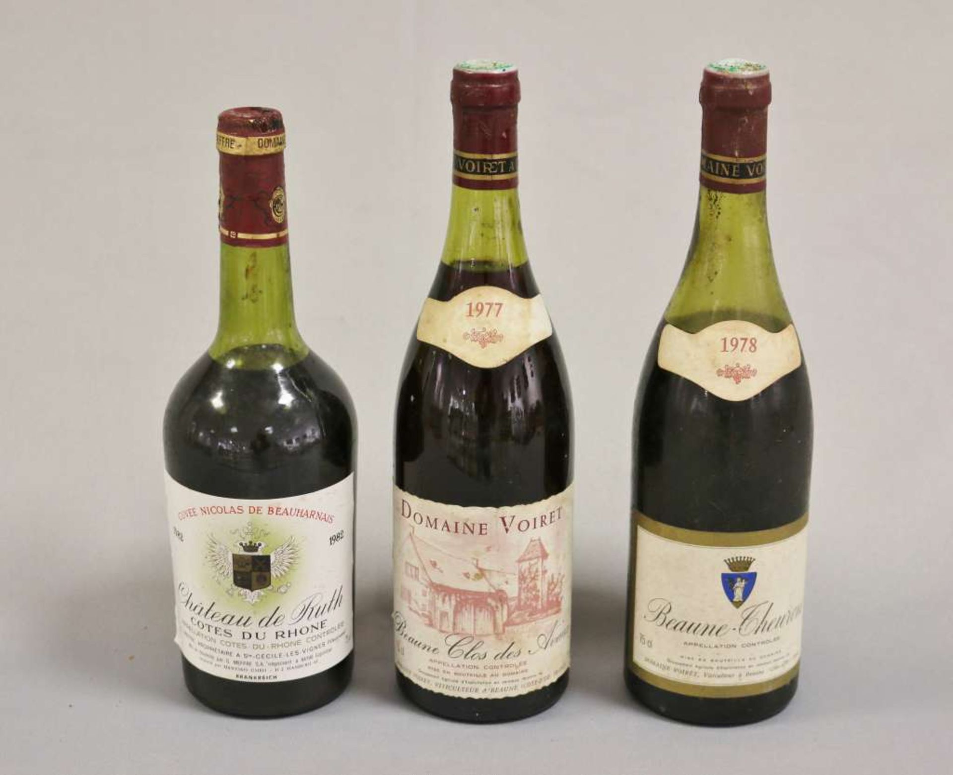 Rotwein, 3 Flaschen: Beaune Clos des Avaux, Domaine Voiret, 1977, 75 cl; Beaune-Cheurons, Domaine