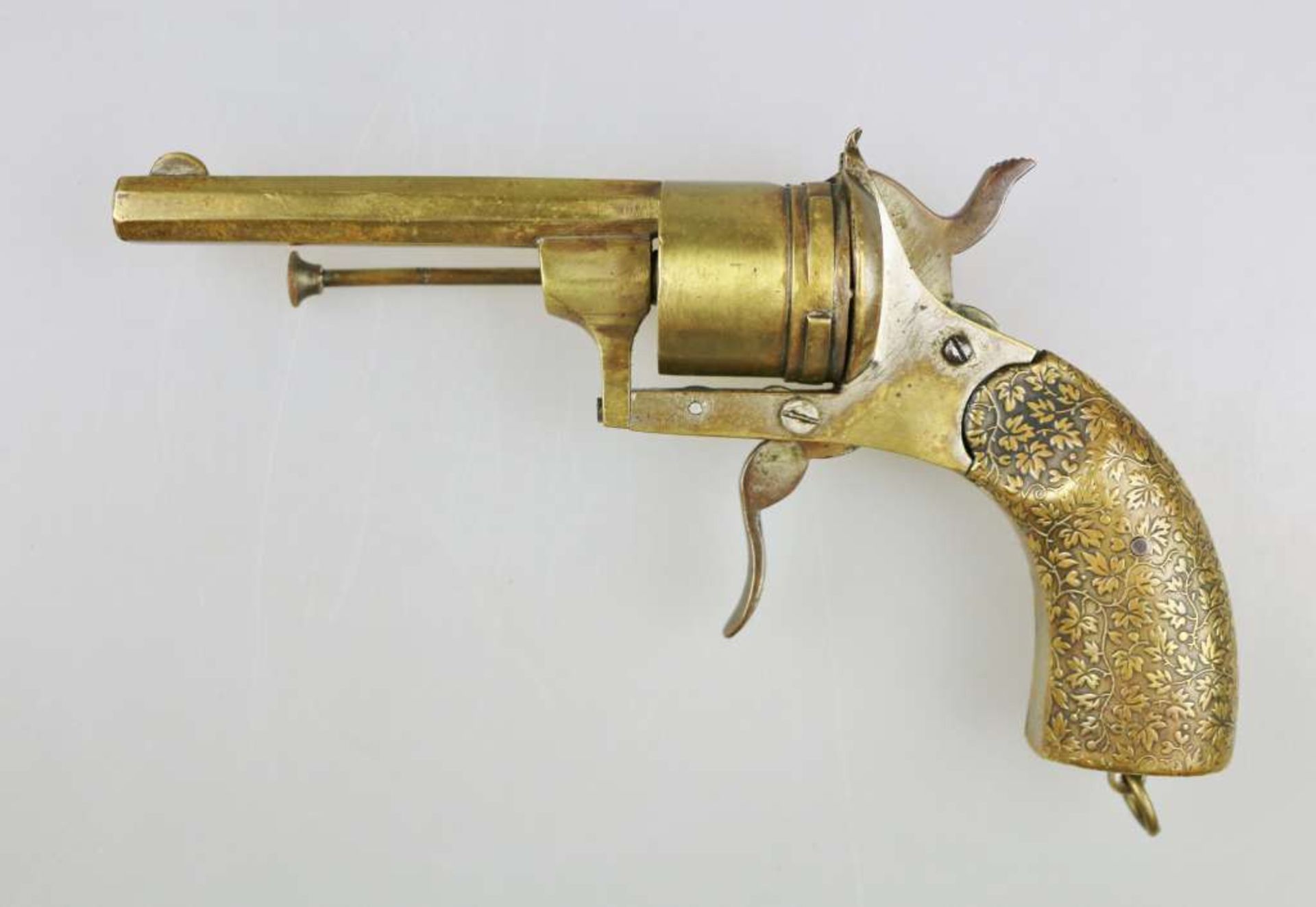 Zigarrenschneider in Form eines frühen Revolvers, um 1880, Revolvertrommel dient zur Aufnahme der - Bild 2 aus 2