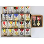 Belgien, Sammlung von 22 verschiedenen Orden und Medaillen, Zustand 2.