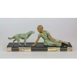 Art Deco, Figurengruppe, Art Menneville et Rochard, "Sitzende mit Setter", 1. H. 20. Jh., wohl