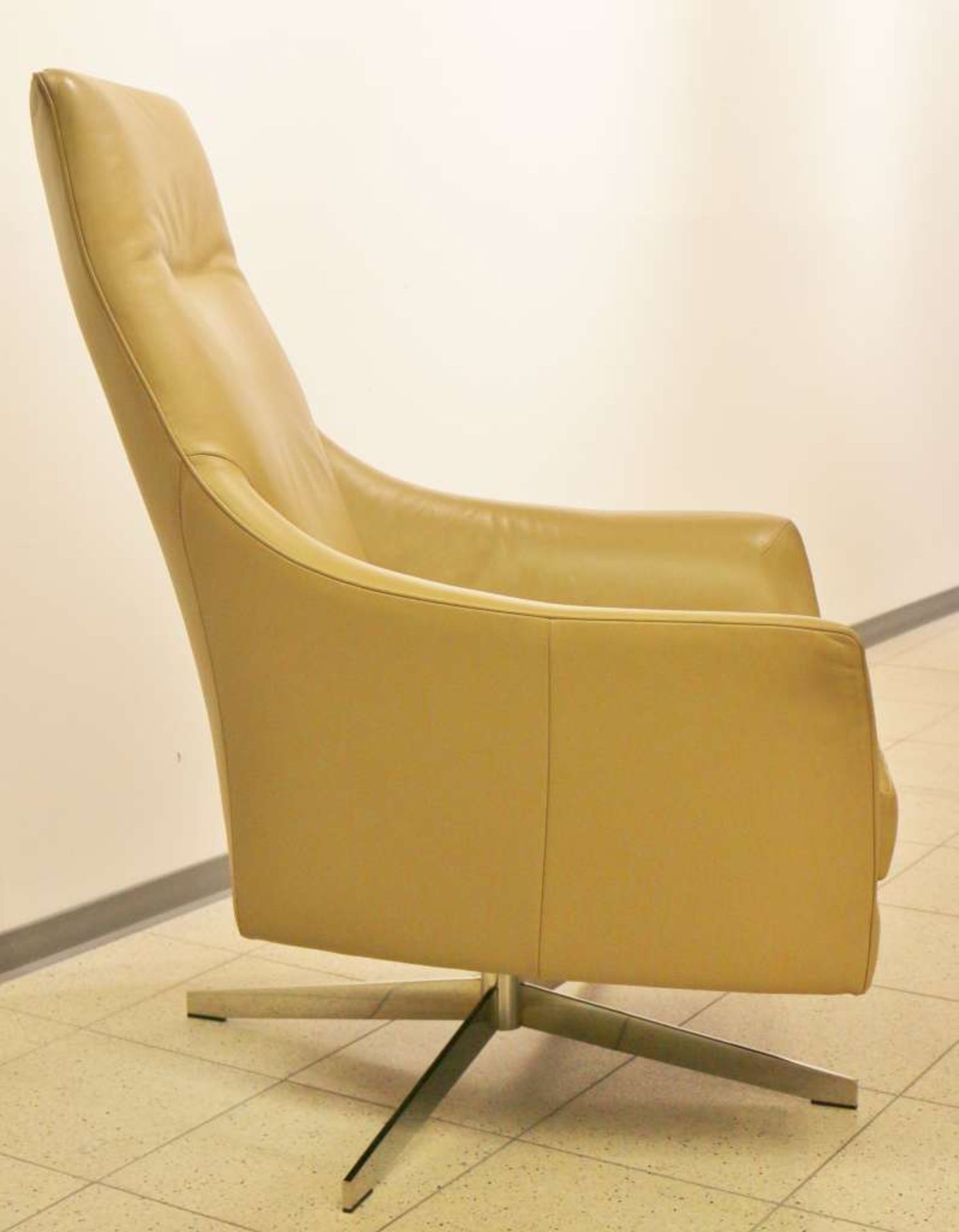 Bielefelder Werkstätten, Design: Andreas WEBER (1956), Sessel "Kent" mit Neigefunktion und Hocker, - Bild 2 aus 5