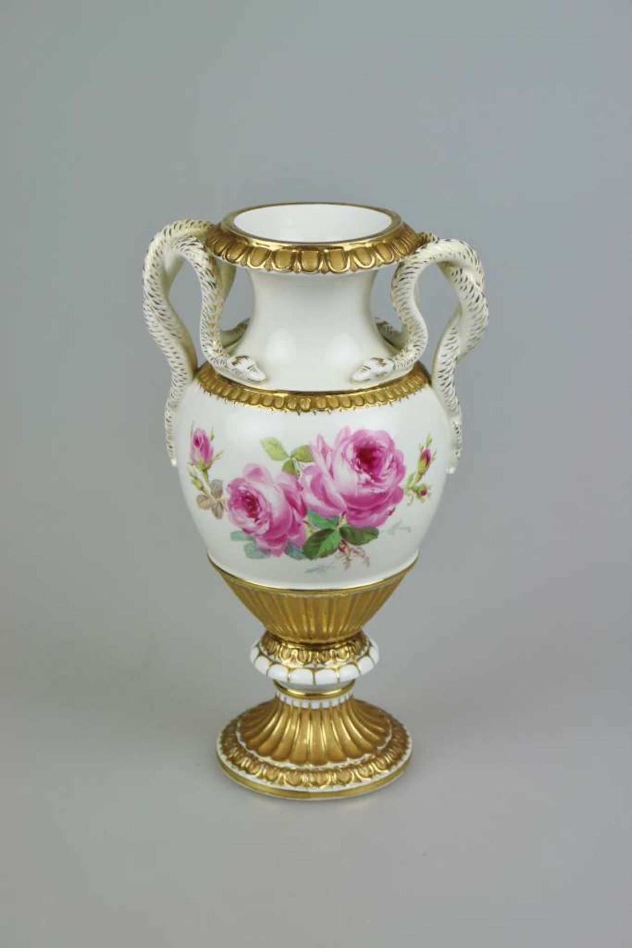 Meissen, Schlangenhenkelvase um 1900, Balusterform, trichterförmiger Standfuß, seitliche Handhaben - Bild 2 aus 3