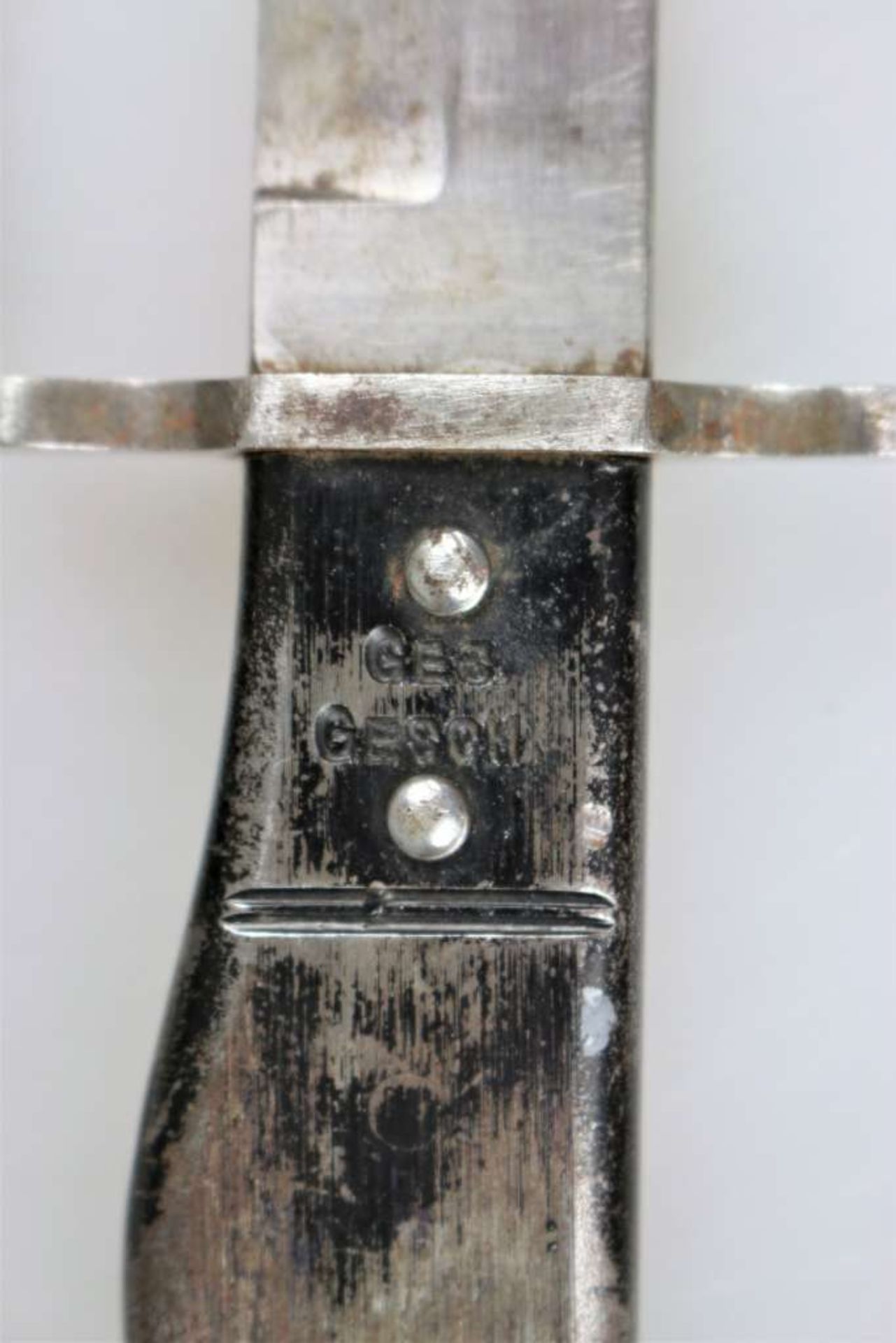 Grabendolch ersten Weltkrieg, vernieteter Metallgriff, gestempelt "Ges. Gesch". Einschneidige Klinge - Bild 4 aus 4